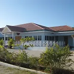 Idlers\' Rest Beach Hotel