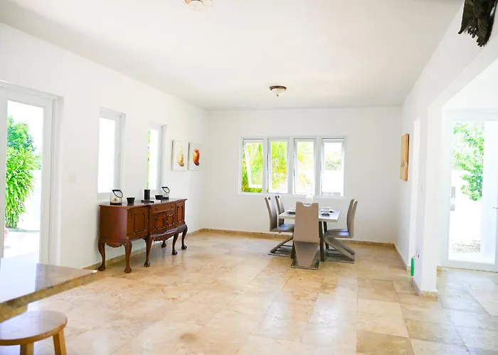 Manati World Point Inn