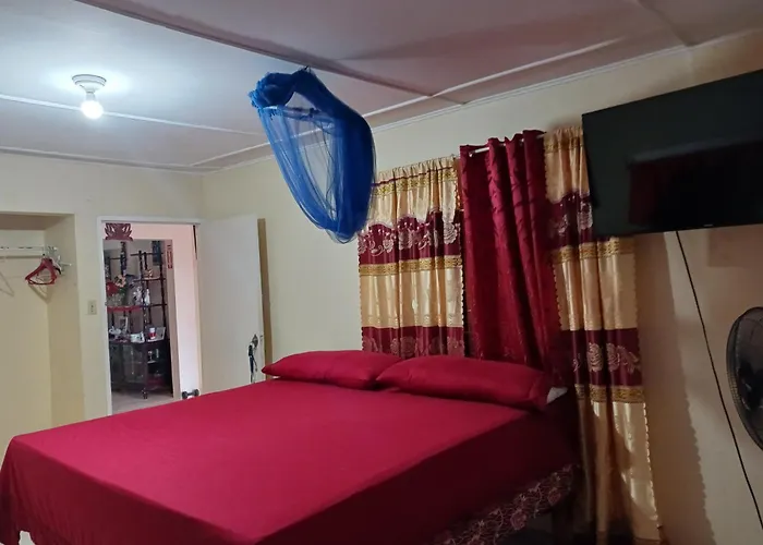 Tina\'S Guest House