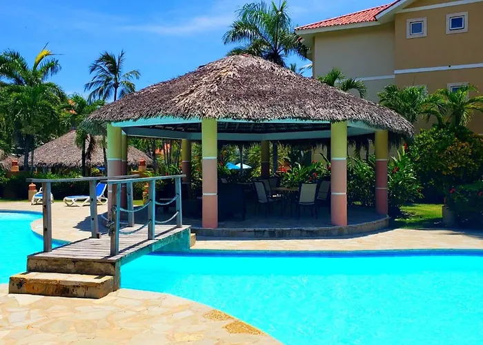 Cozy Garden Oasis Steps To The Beach