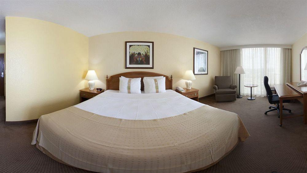 Holiday & Tropical Casino By Ihg Resort Mayaguez