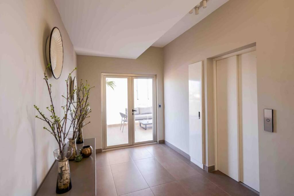 Escape Apartments, Balcony, Pool & Gym In La Julia Apartment Santo Domingo