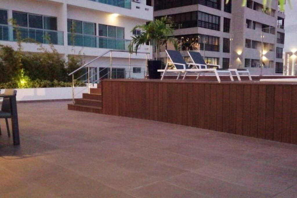 Escape Apartments, Balcony, Pool & Gym In La Julia * Santo Domingo