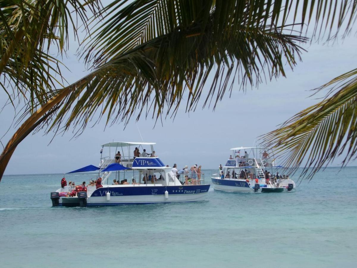 Bay Punta Rucia