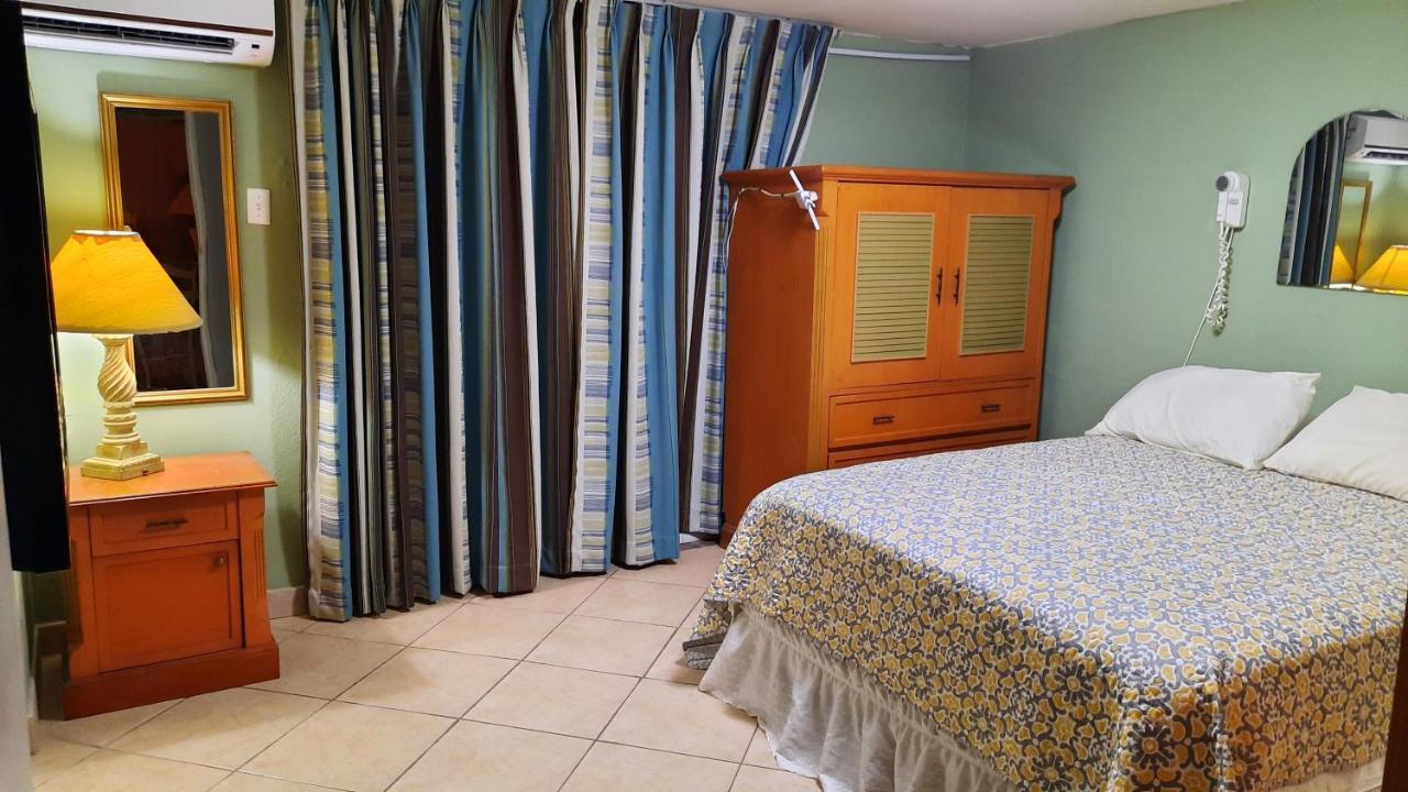 Aruba Cunucu 3* Palm Beach