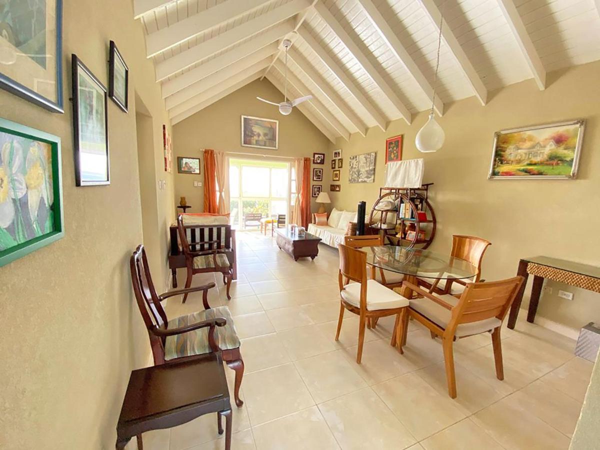 The Gem Is Located A Few Minutes Walk To The Gorgeous Bottom Bay Holiday home