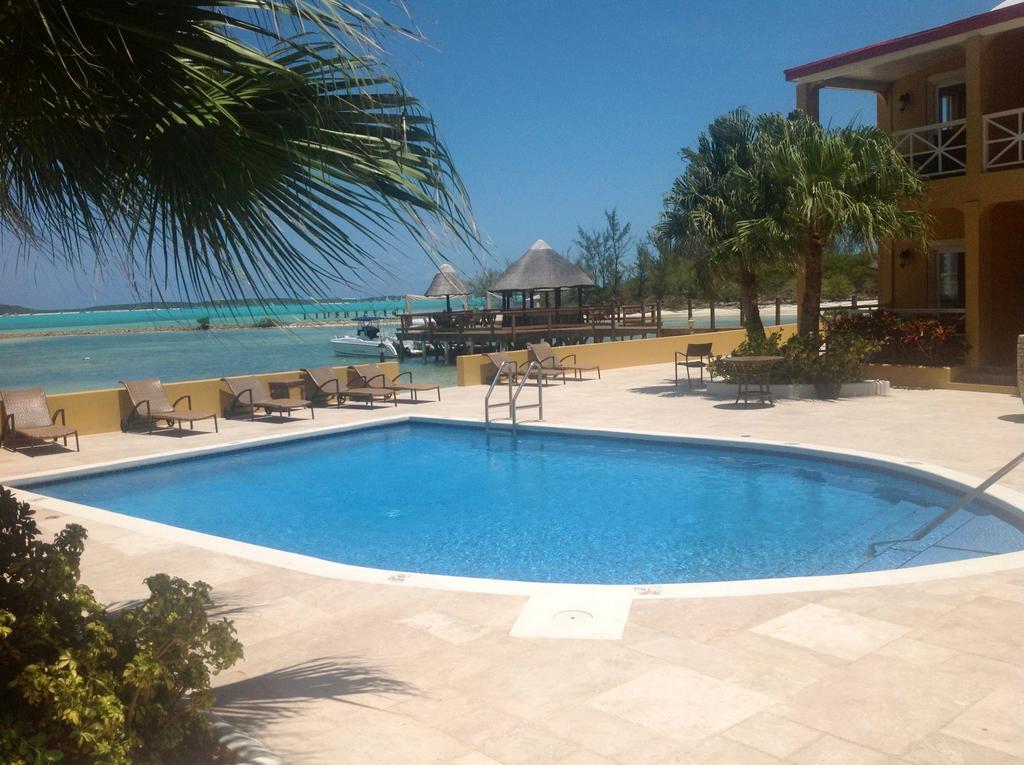 Augusta Bay Bahamas, Exuma George Town