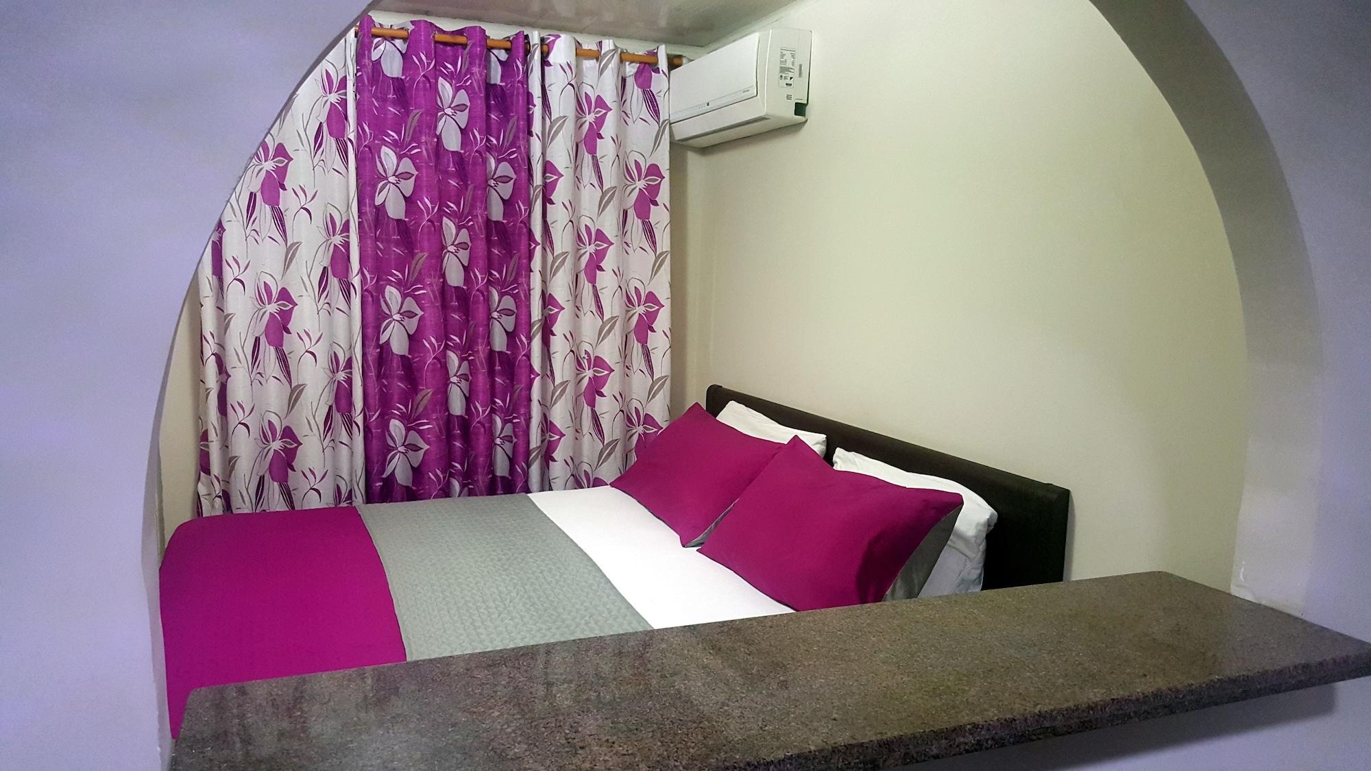 Hotel California Aruba 2*