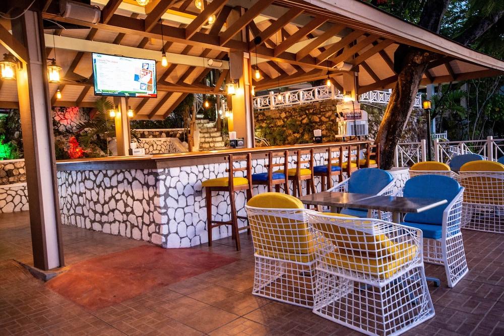 Hibiscus Hotel