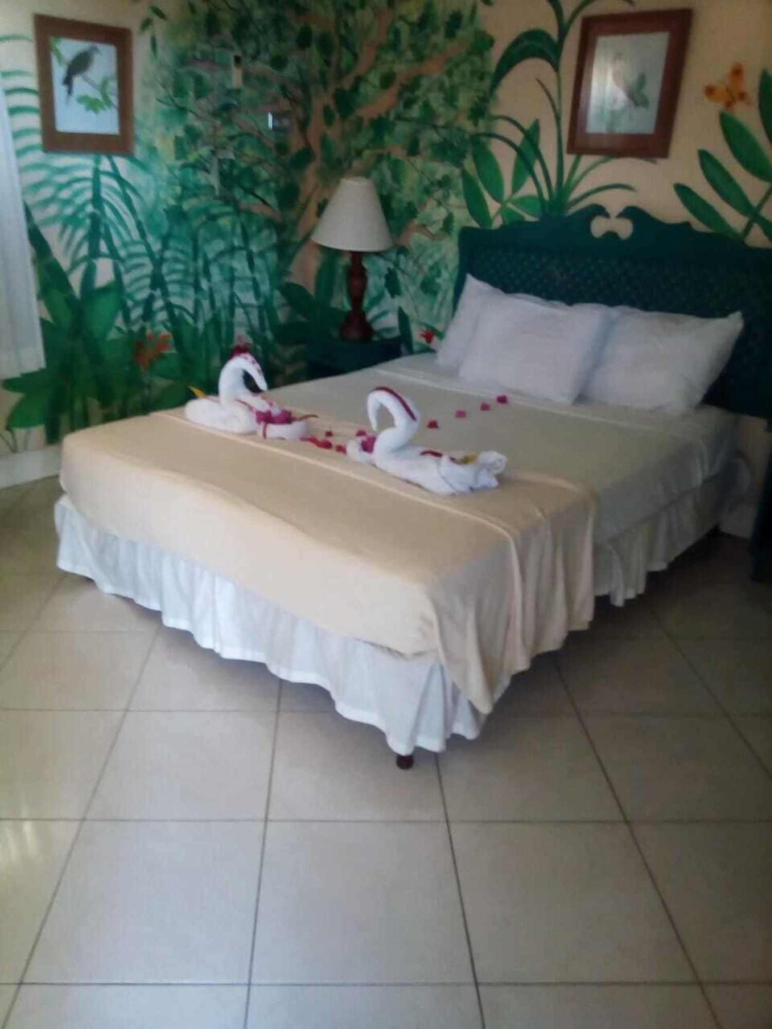 Bar-b-barn Beach Hotel 2*