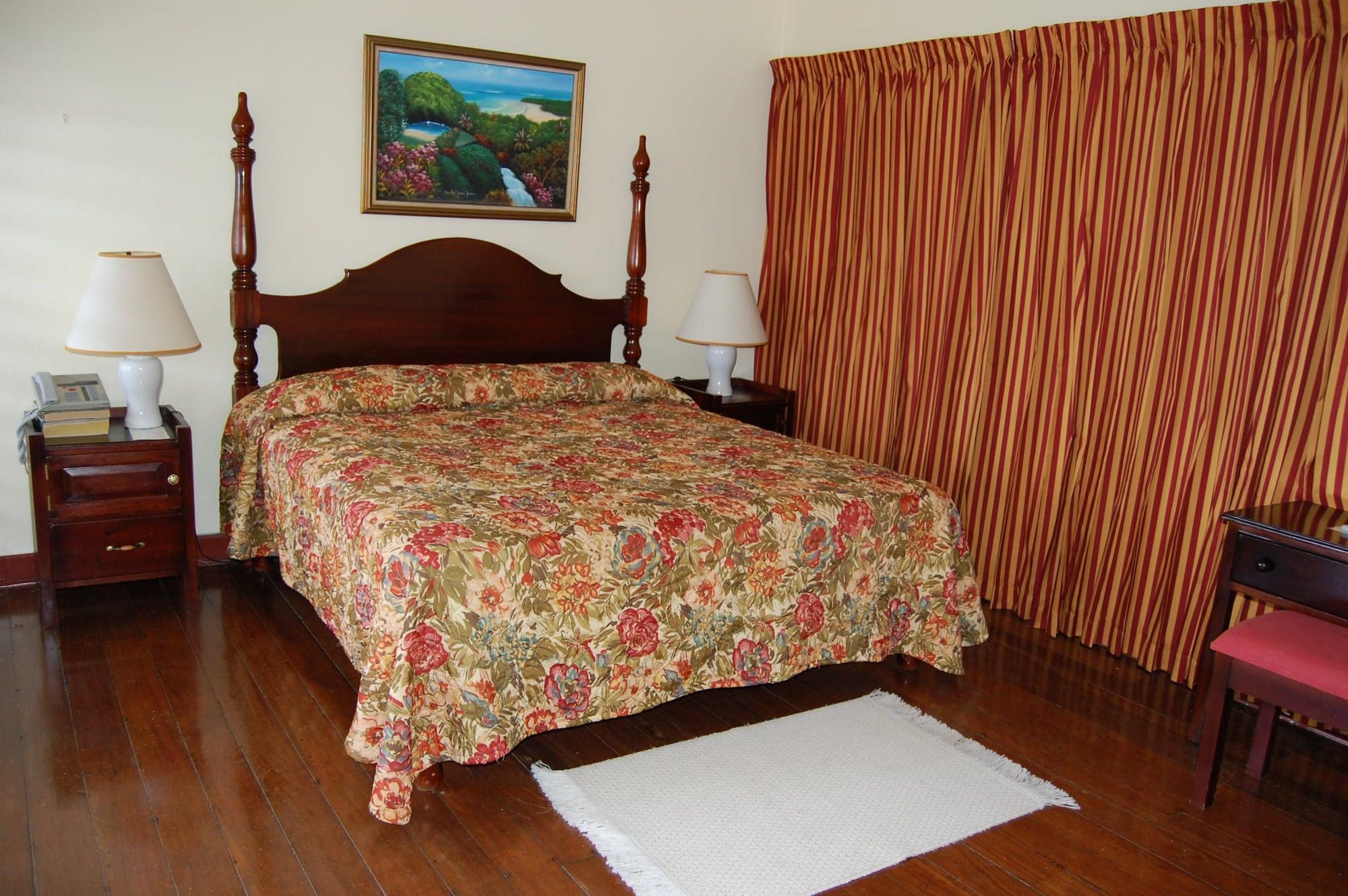 At Shaw Park Gardens & Waterfalls Hotel 2*
