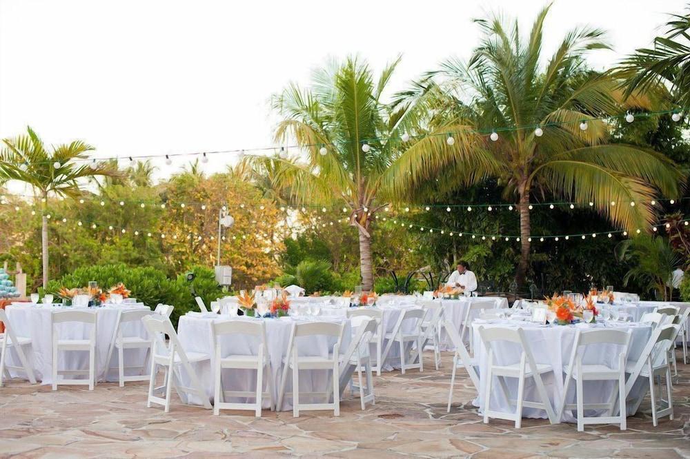 Pelican Bay Hotel Freeport