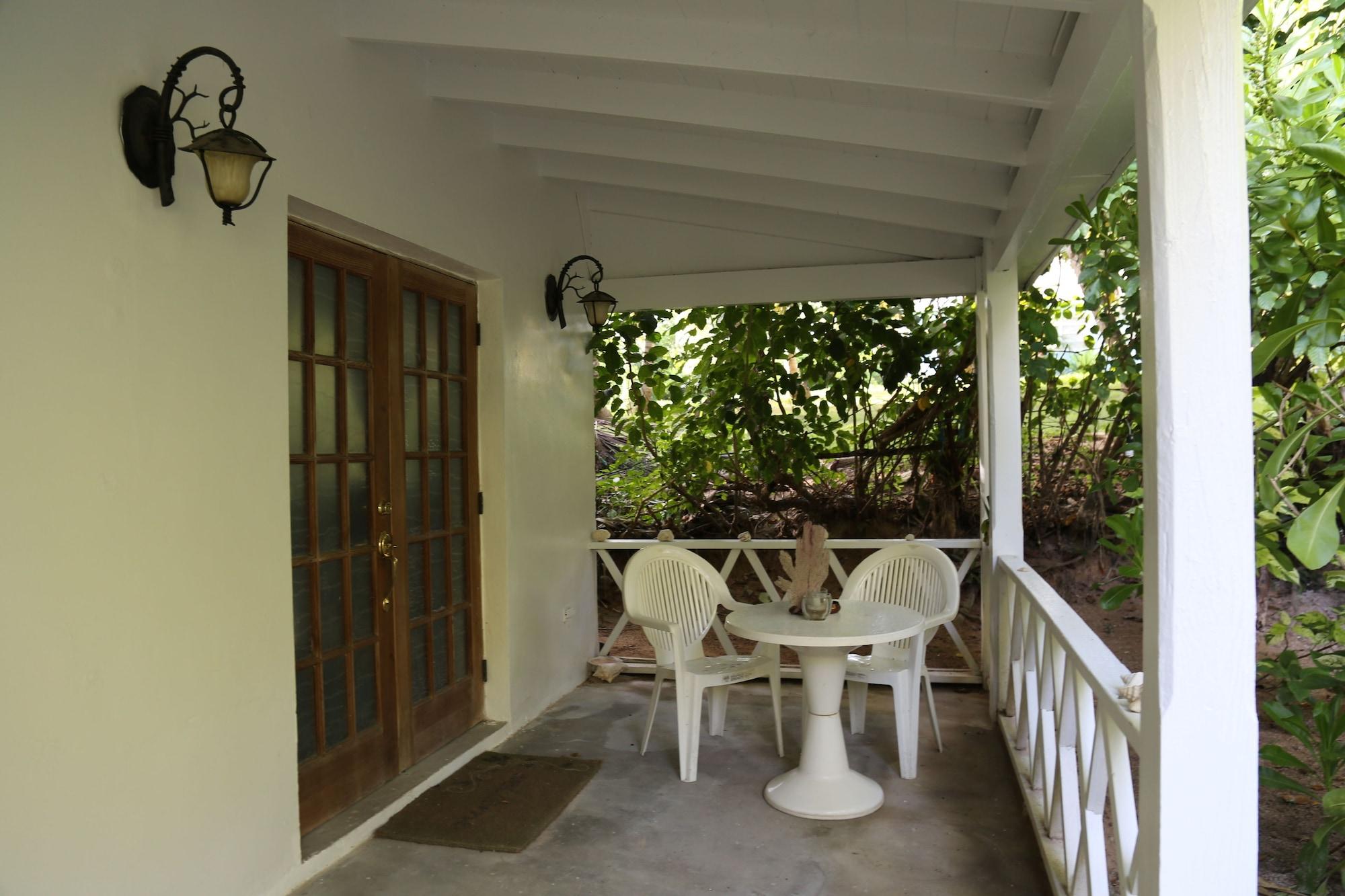 Tingum Village 3*