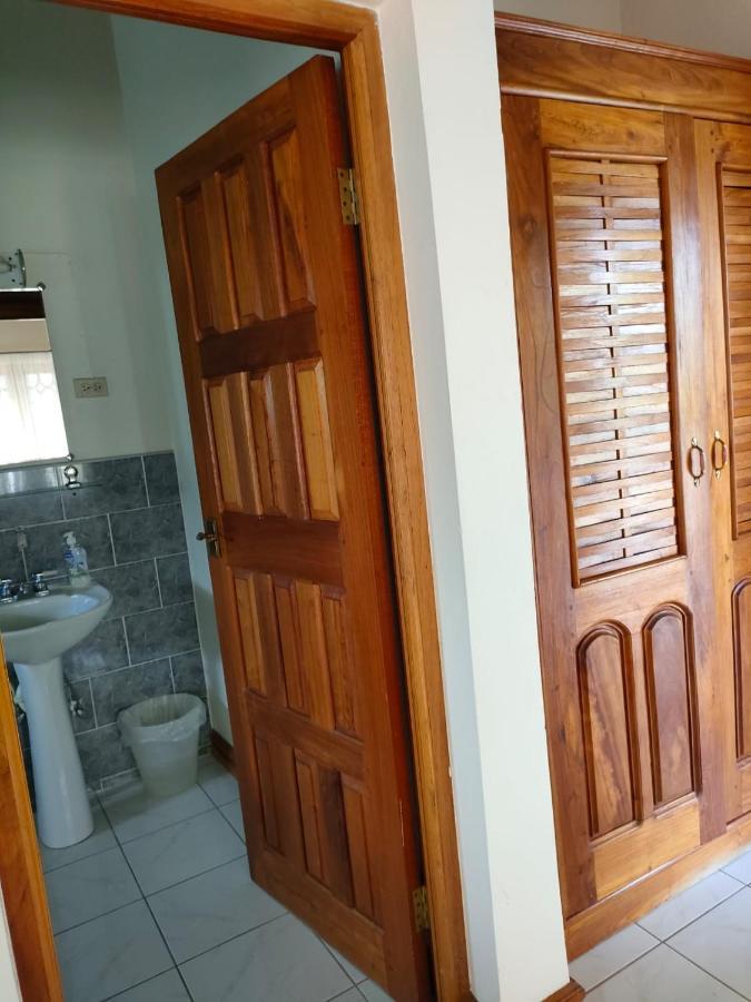Casa de hóspedes Zuri Enterprise Negril