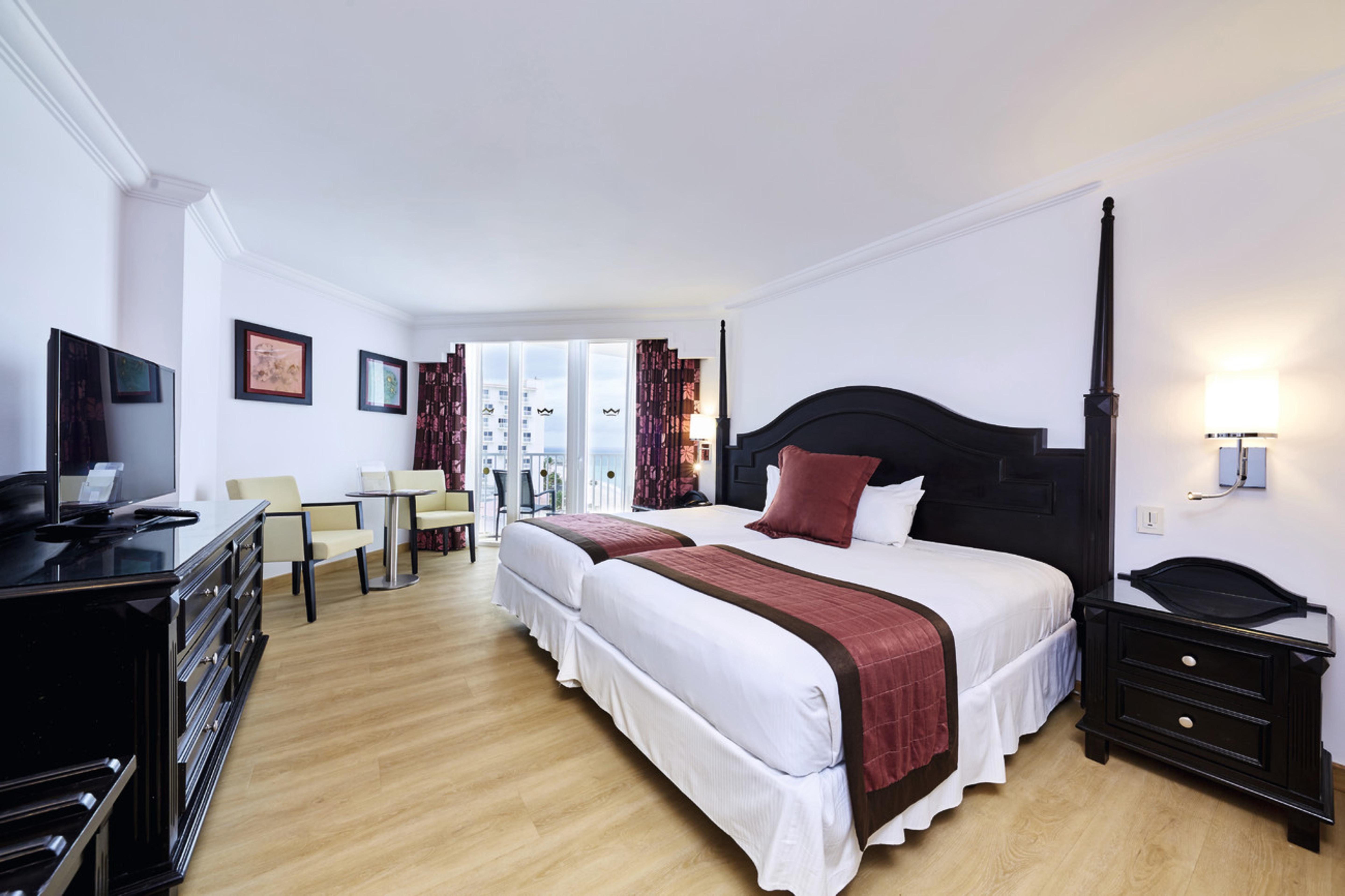 Riu Palace Paradise Island (adults Only) Hotel Creek Village