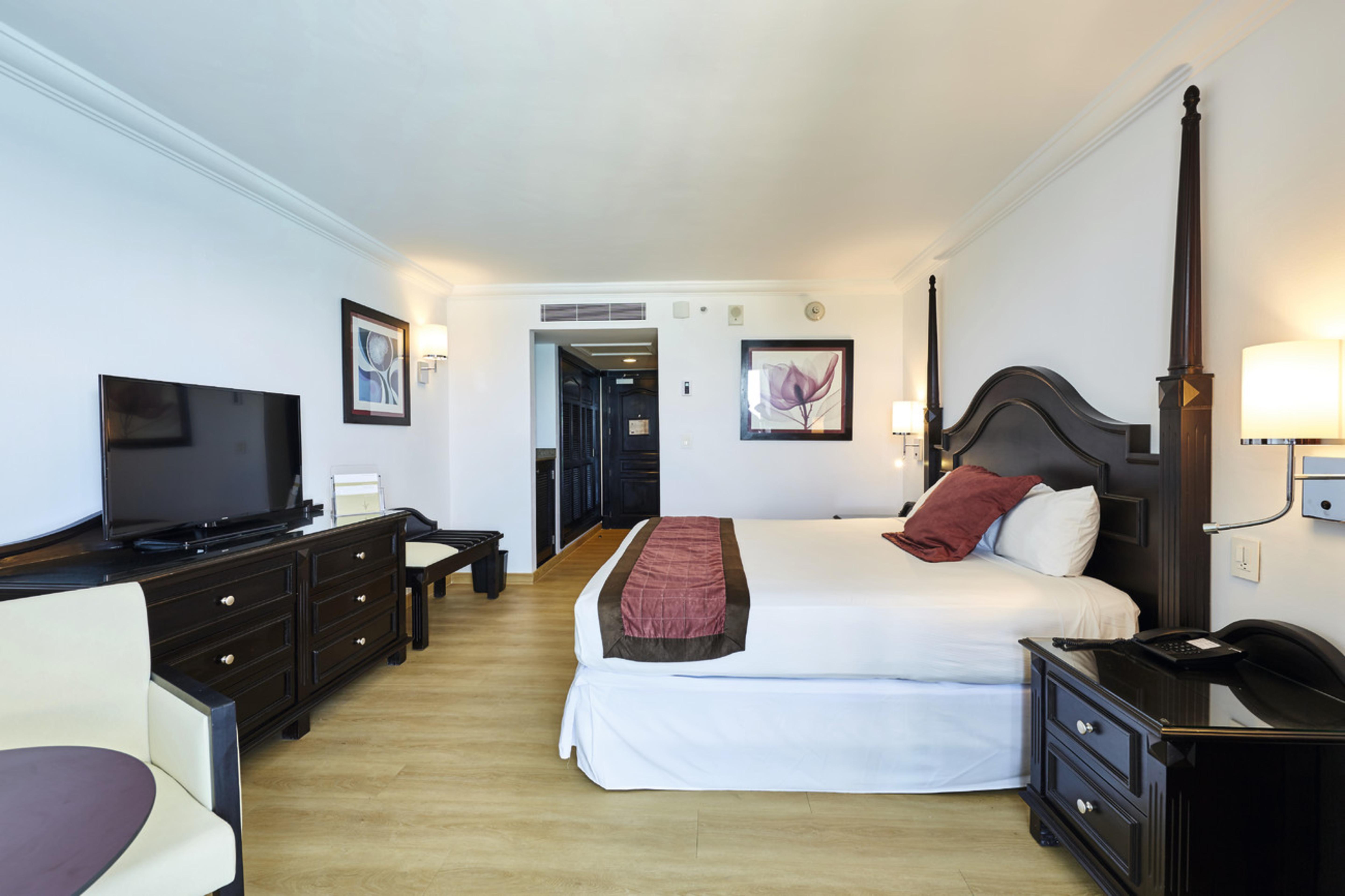 Hotel Riu Palace Paradise Island (adults Only) 4*