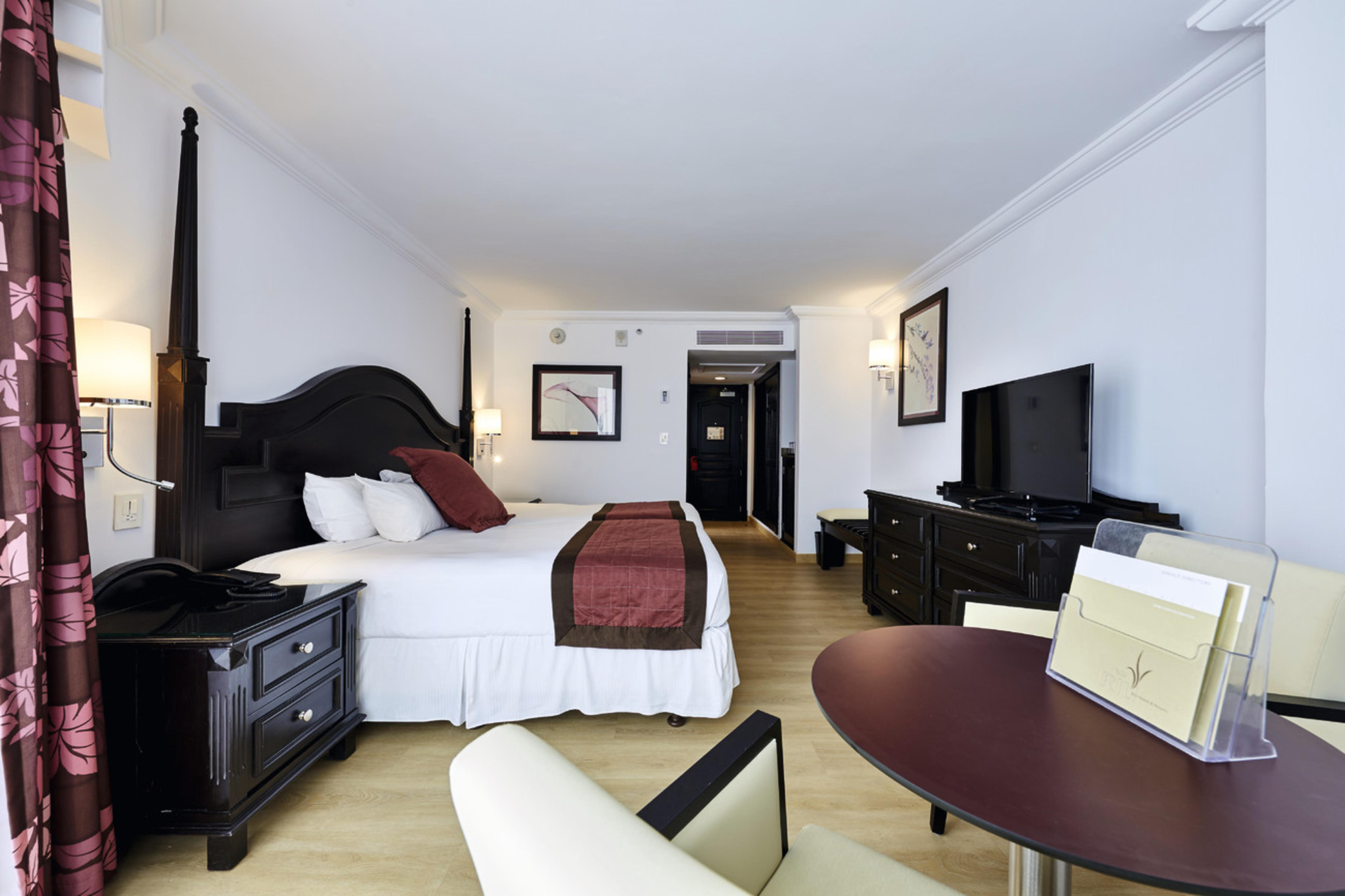 Riu Palace Paradise Island (adults Only) Creek Village