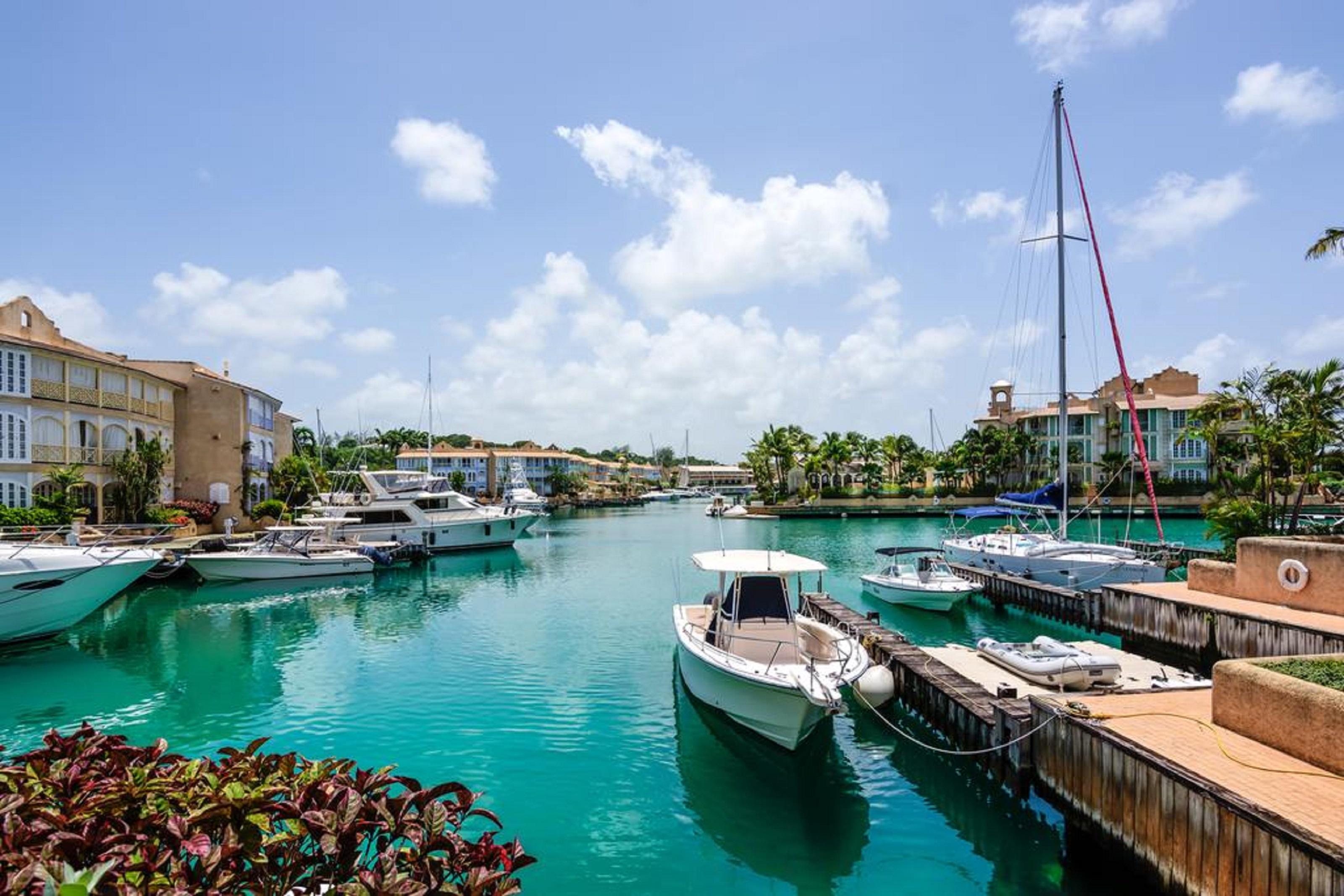Port St. Charles 4*