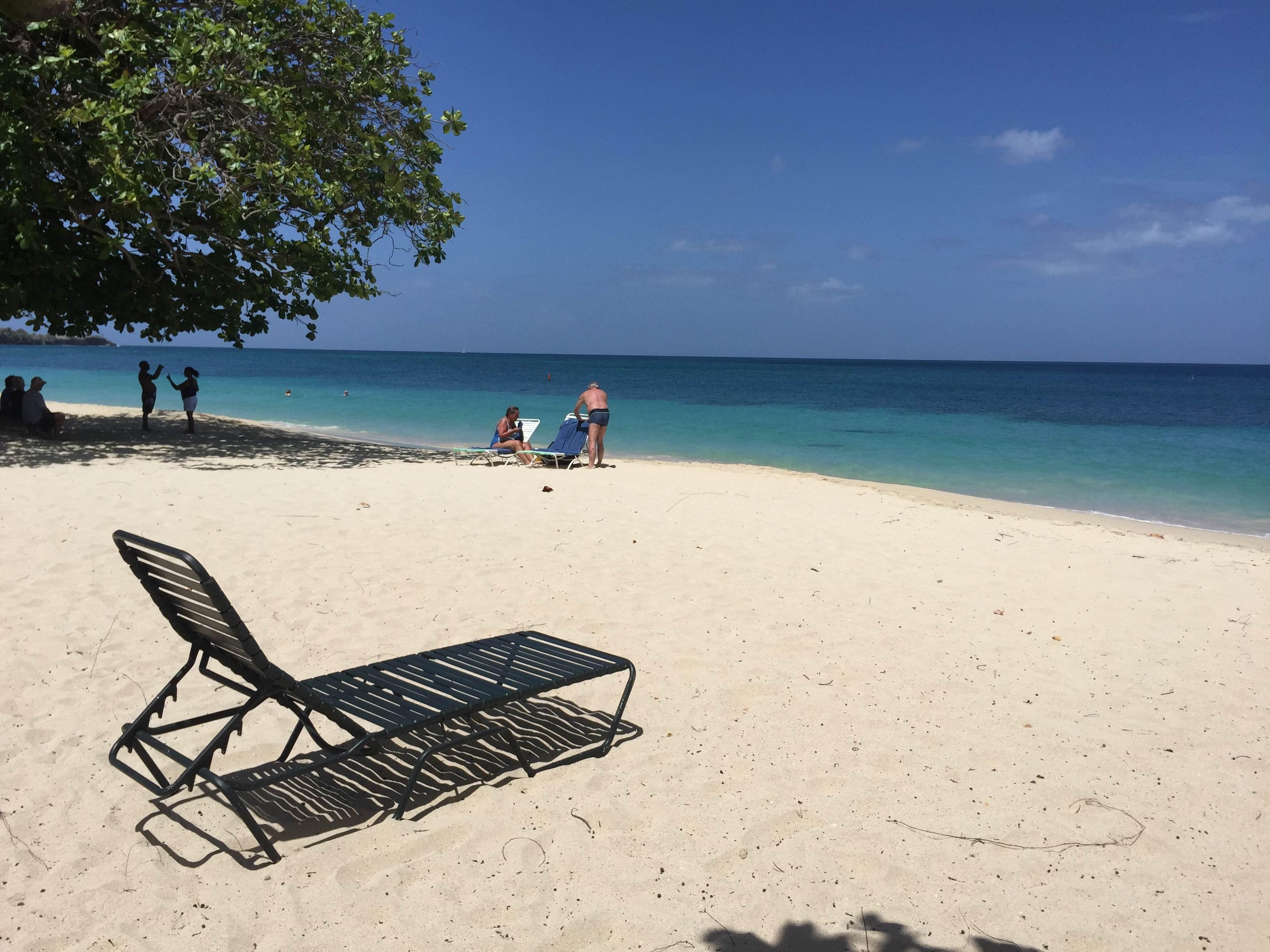 Allamanda Beach Hotel 3*