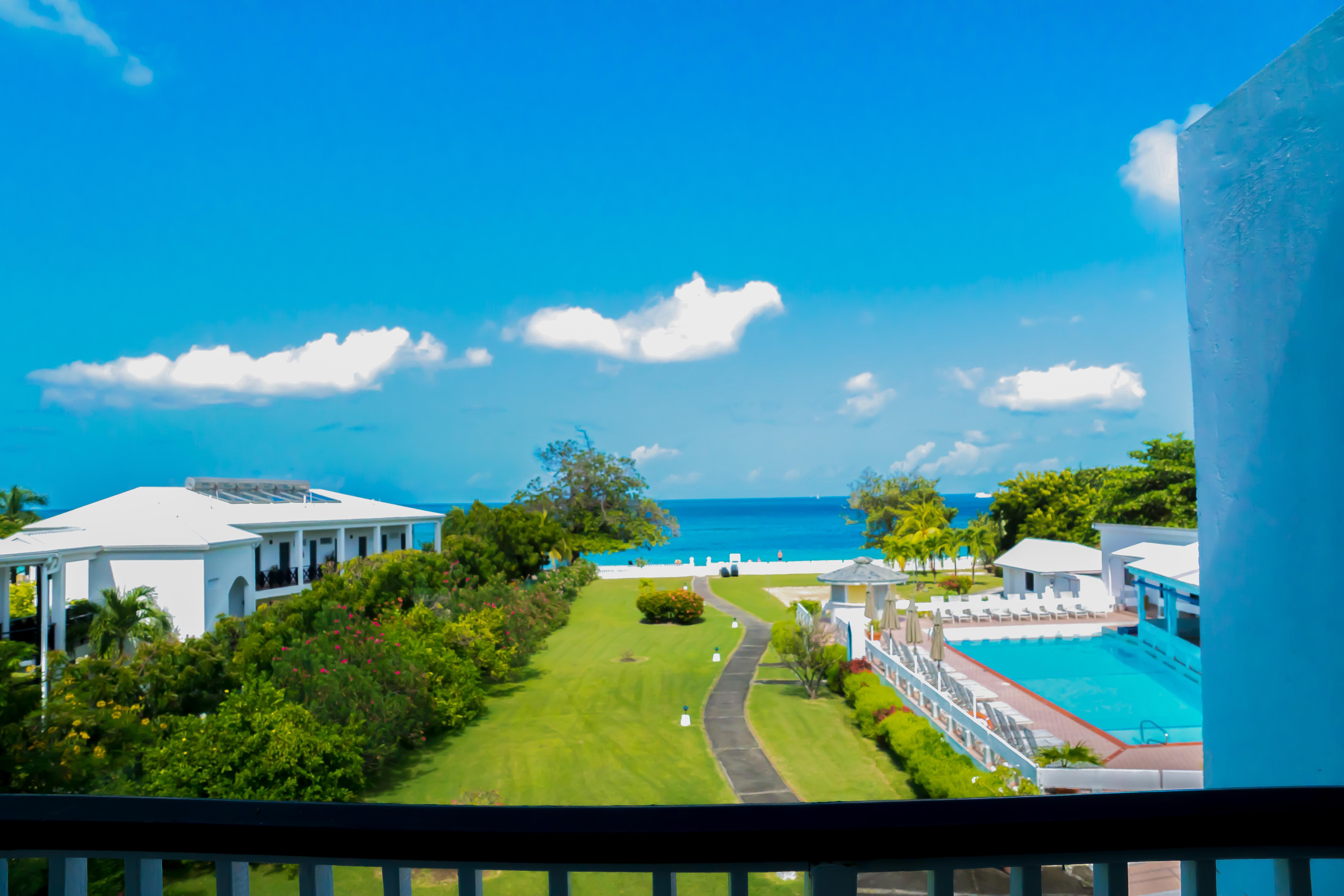 Hotel Allamanda Beach 3*