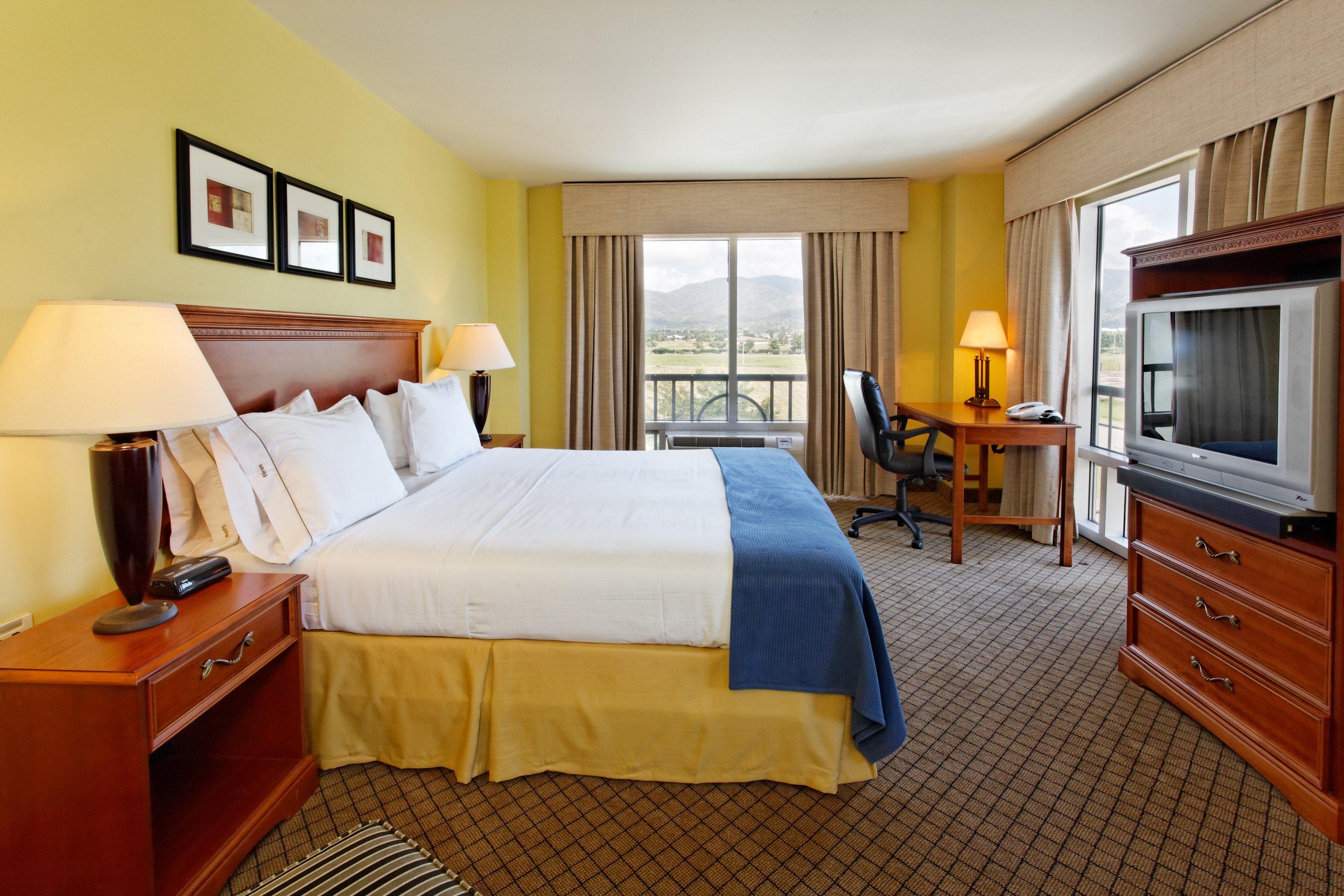 Express Trincity By Ihg Hotel