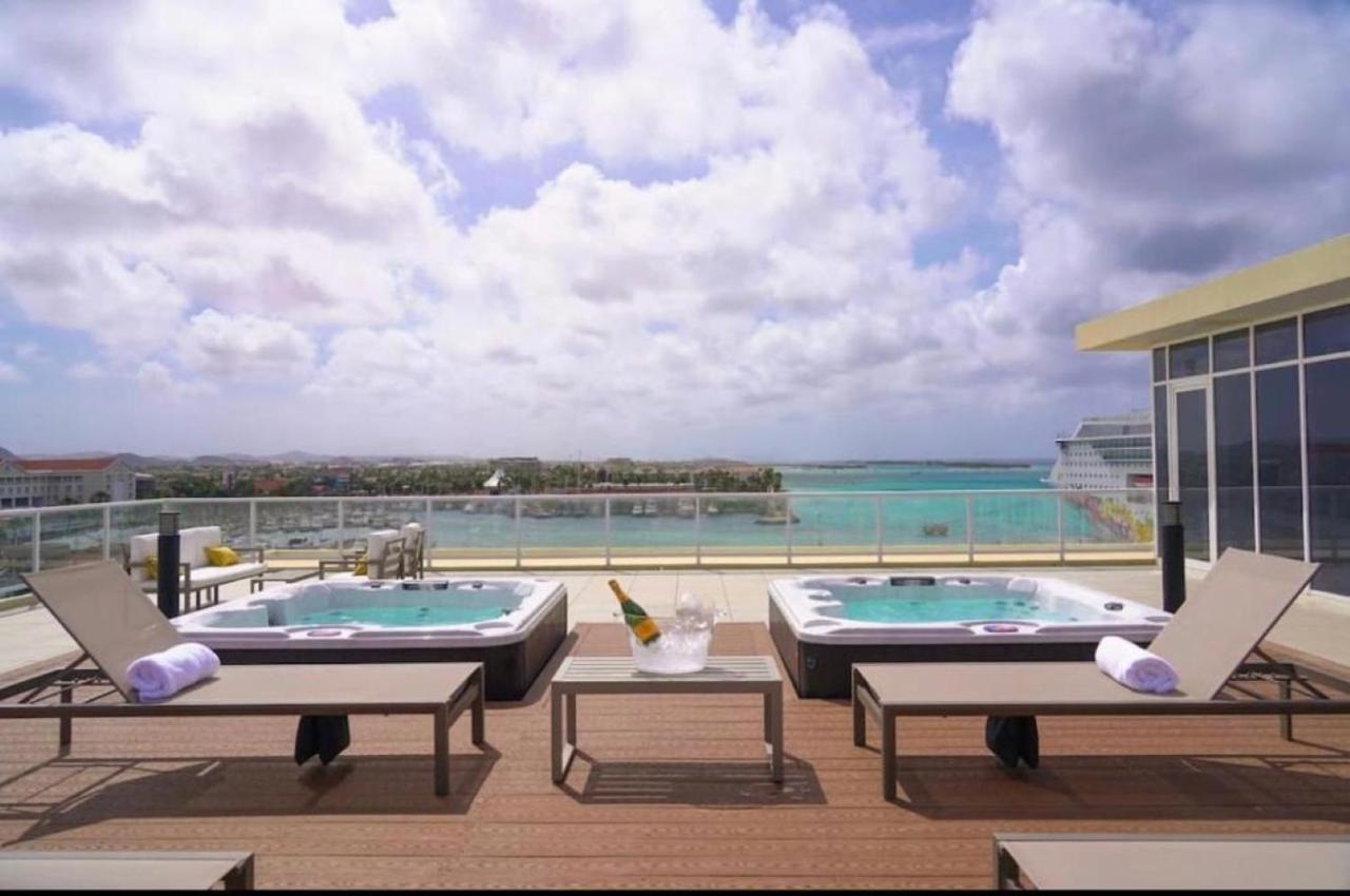 Apartamento Stylish Luxury Condo, Location, Ocean View, Pool, Gym Oranjestad
