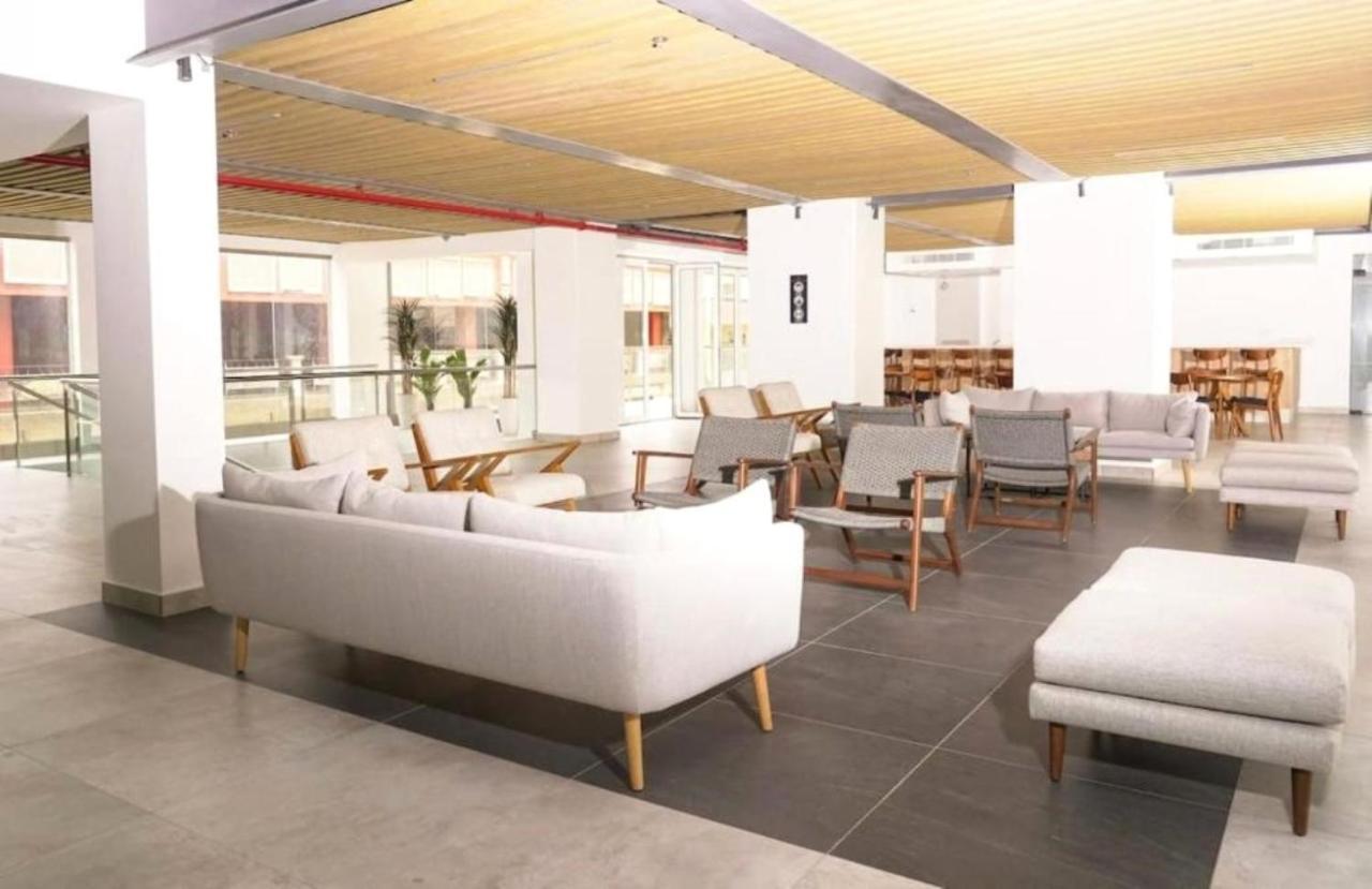 Stylish Luxury Condo, Location, Ocean View, Pool, Gym Apartamento Oranjestad