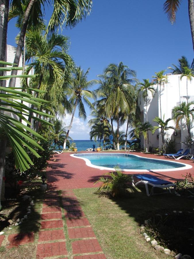 Chrisanns Aparthotel