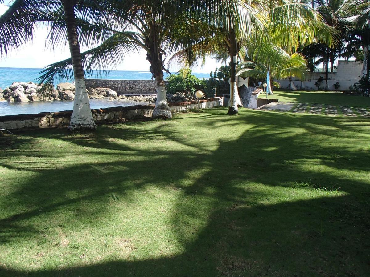 Chrisanns Aparthotel 2*