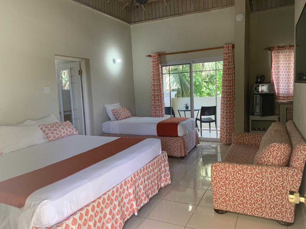 King At Oceanview In Jamaica - Enjoy 7 Miles Of White Beach! Pousada