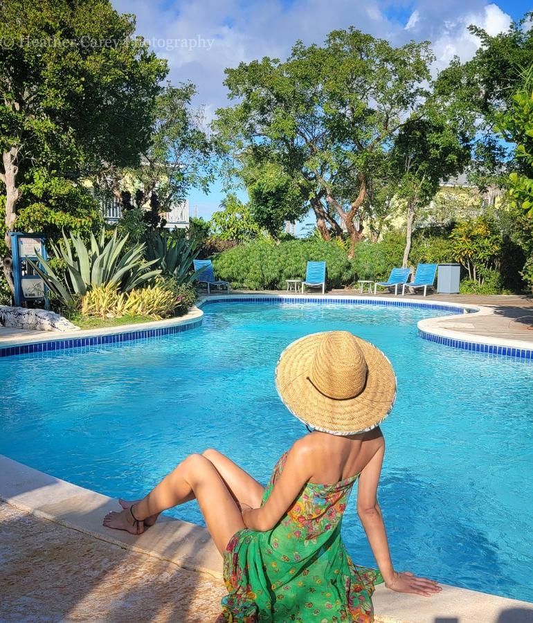 Pineapple Fields Aparthotel