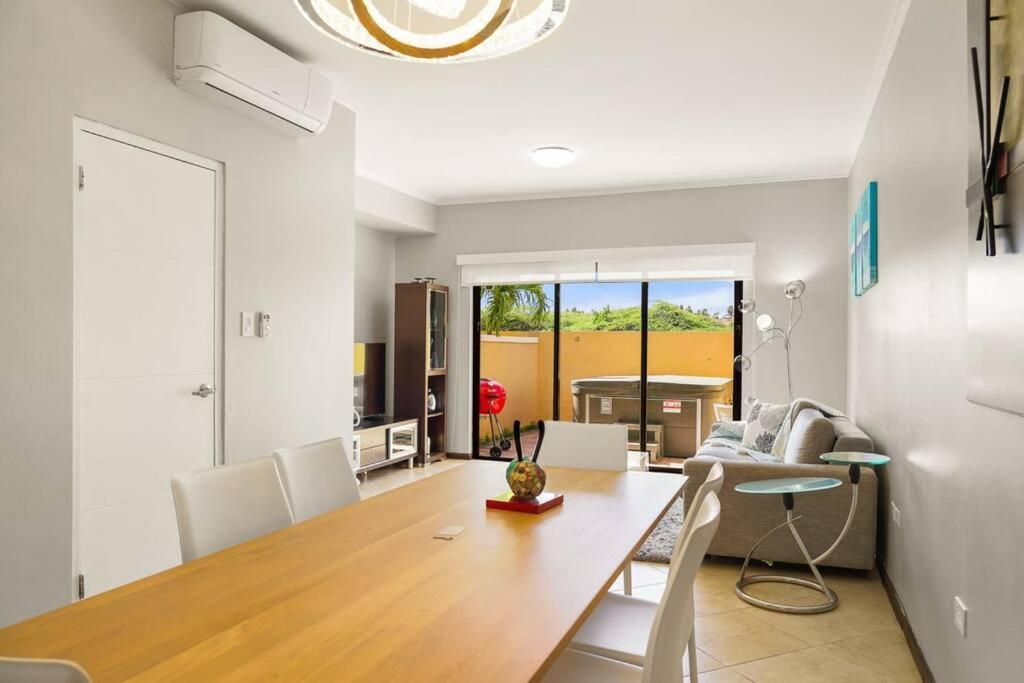 Casa de férias Incredible House In Gold Coast With Private Jacuzzi New Remodeling Palm Beach