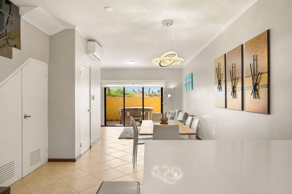 Casa de férias Incredible House In Gold Coast With Private Jacuzzi New Remodeling Palm Beach