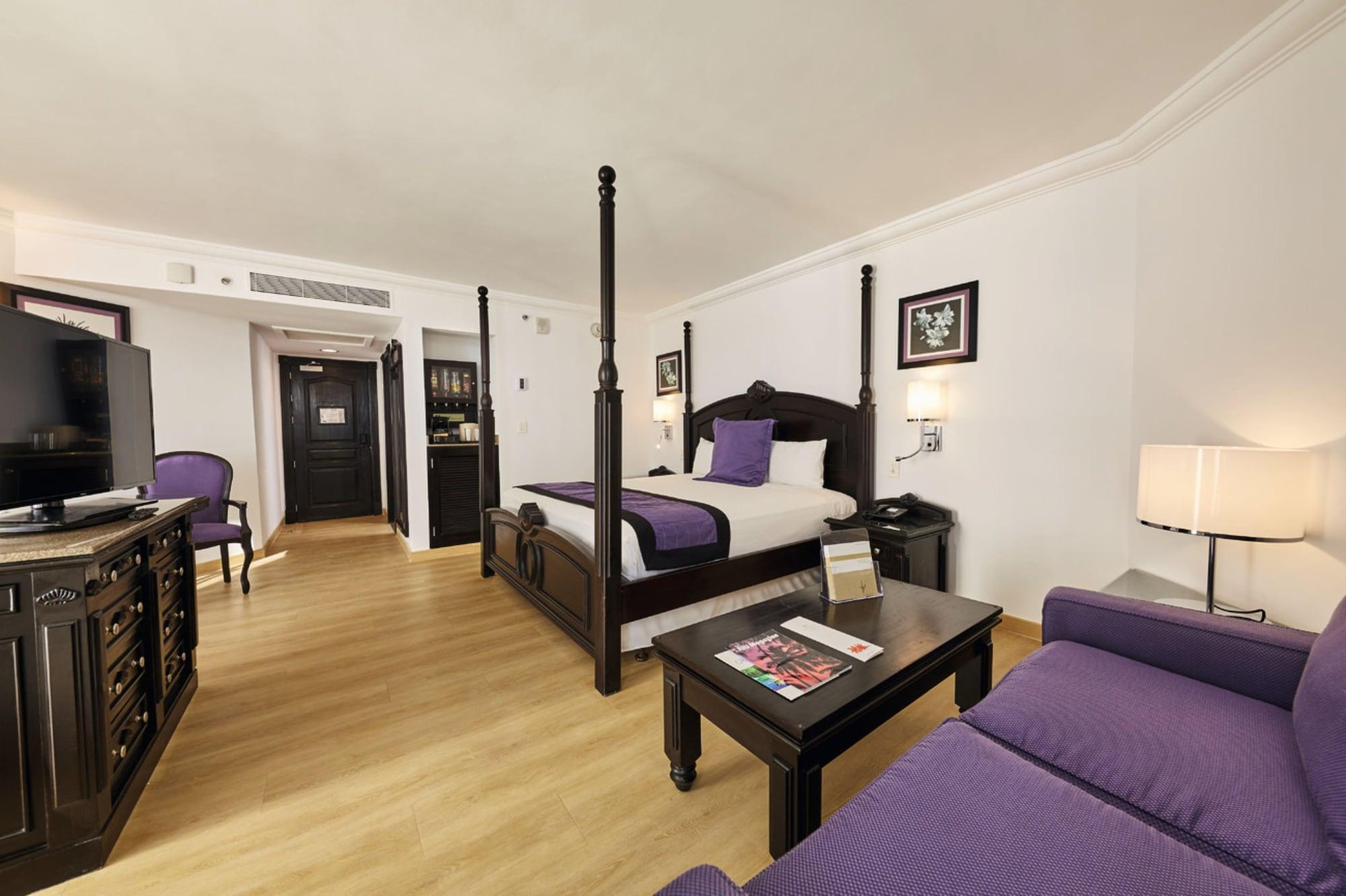 Hotel Riu Palace Paradise Island (adults Only) Creek Village