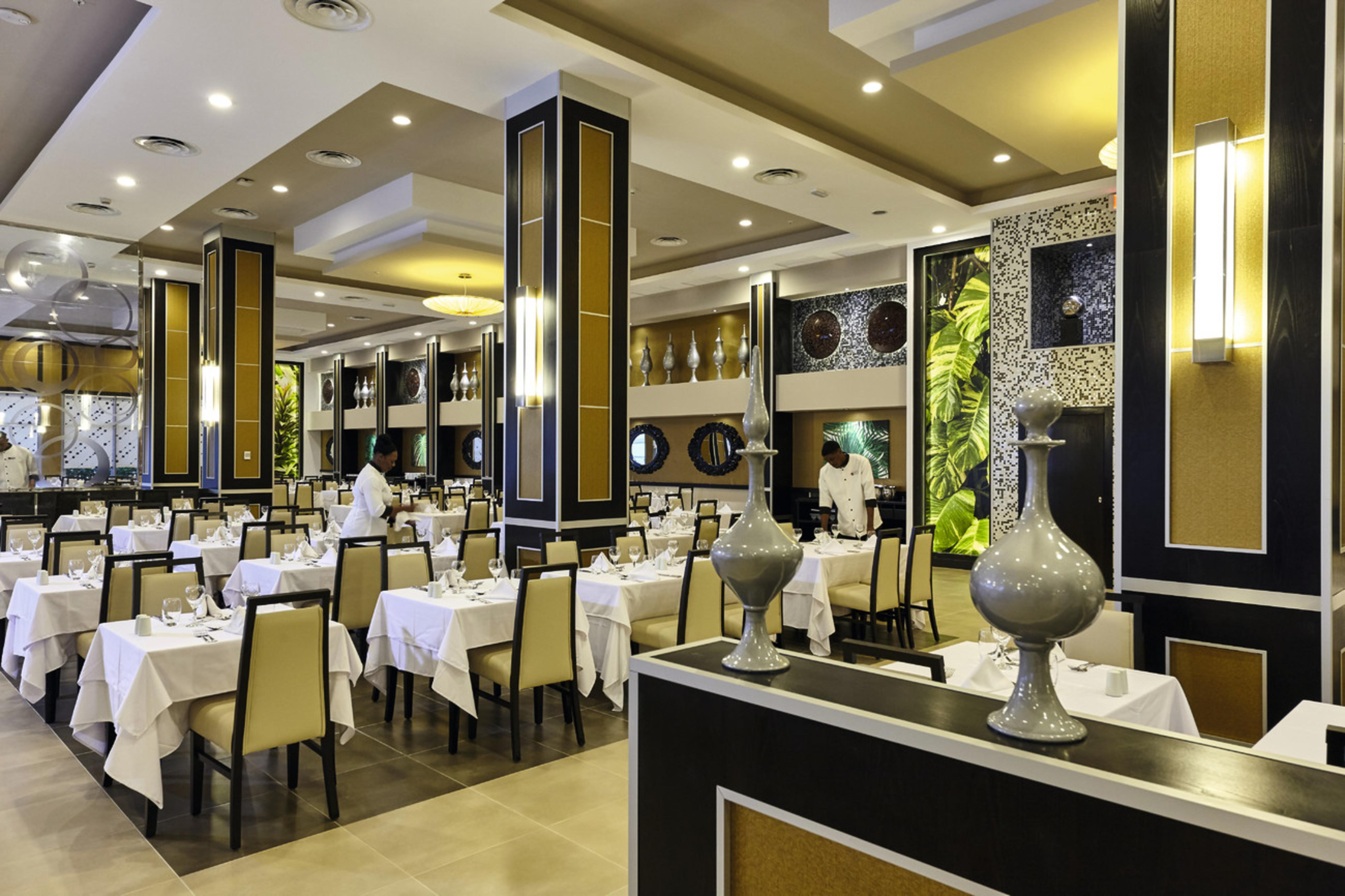 Riu Palace Paradise Island (adults Only) Hotel Creek Village