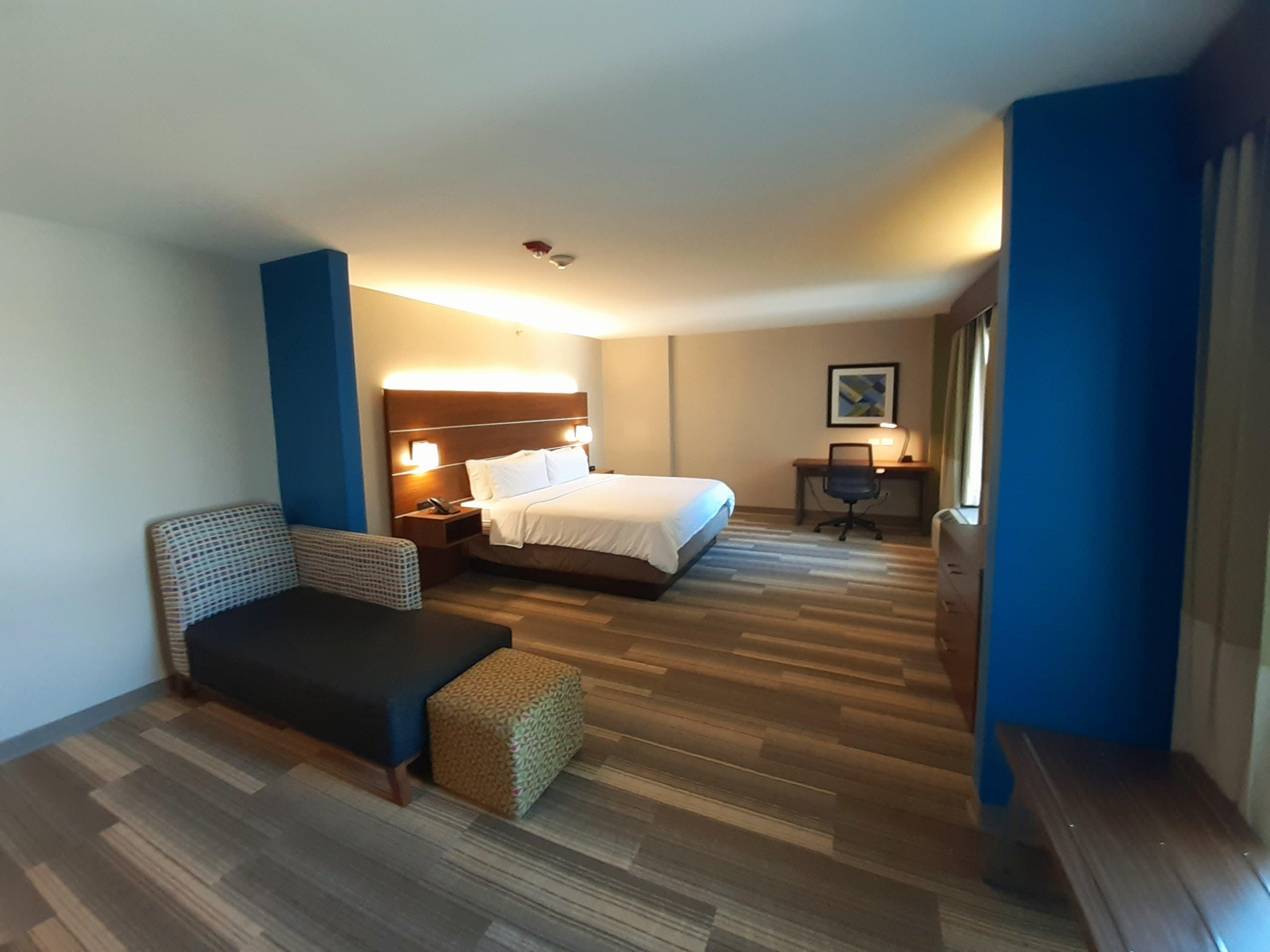 Express Trincity By Ihg Hotel