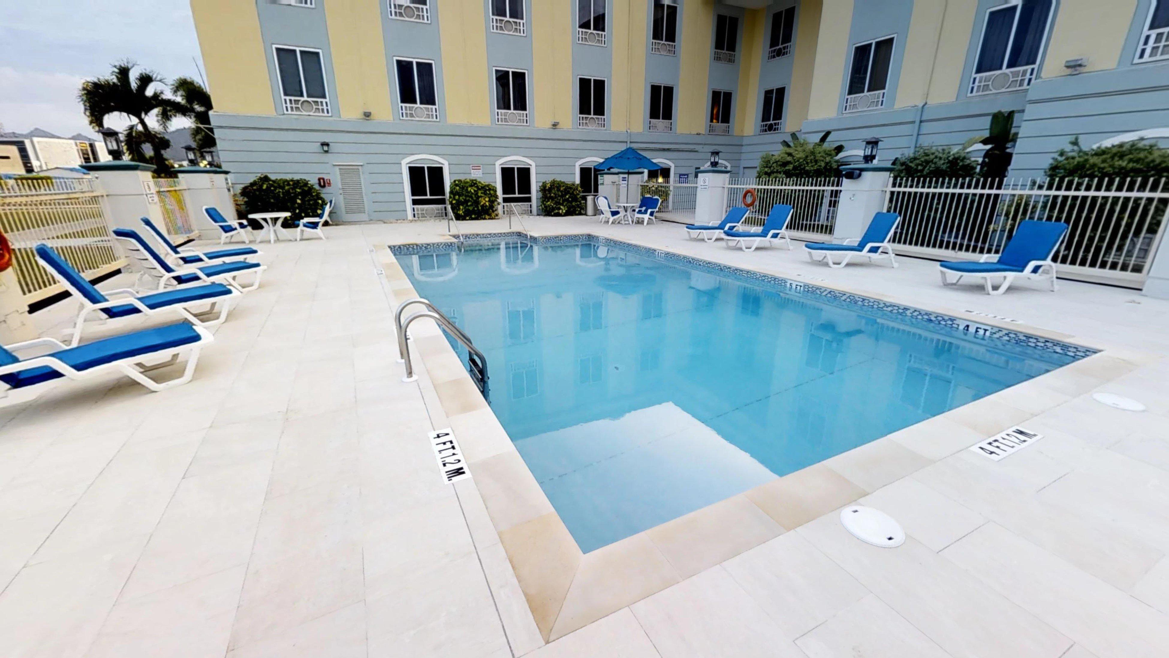 Hotel Express Trincity By Ihg 3*