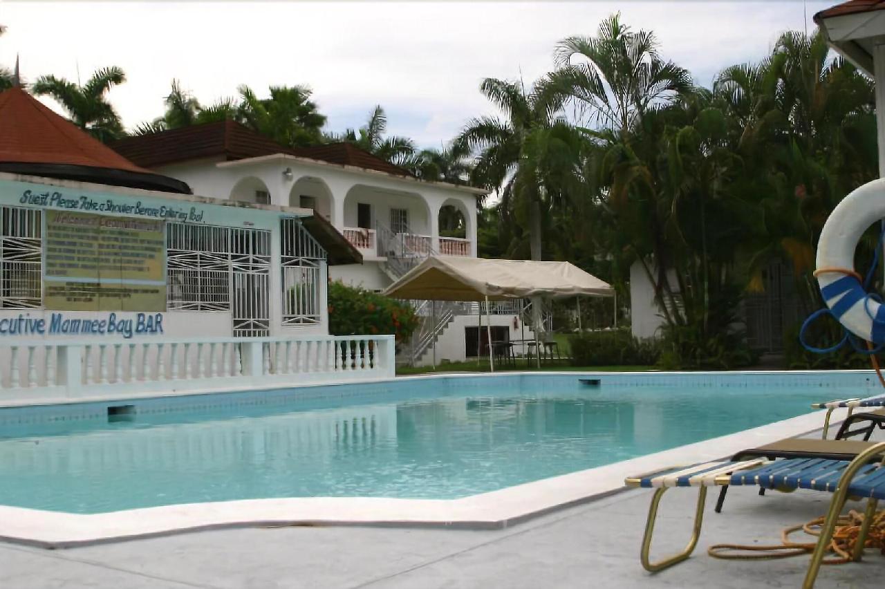 Hotel Executive Mammee Bay