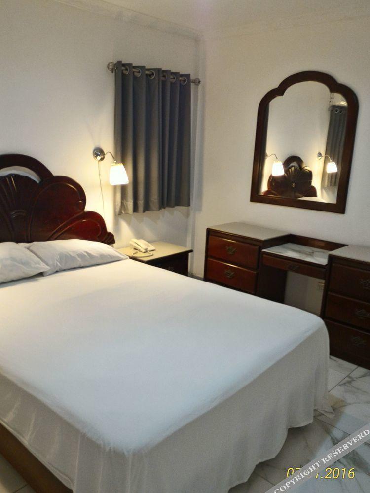Hotel Riparbella Santo Domingo