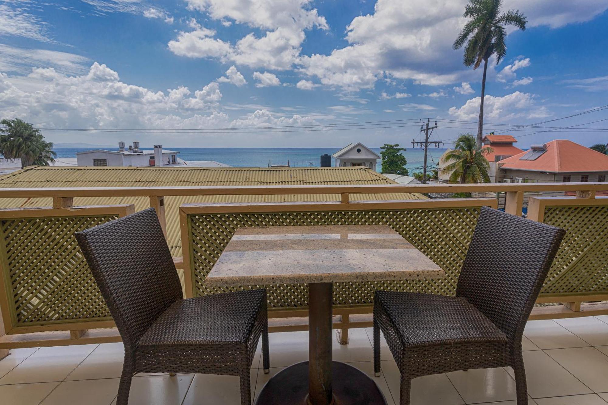 Caribic House Hotel 2*