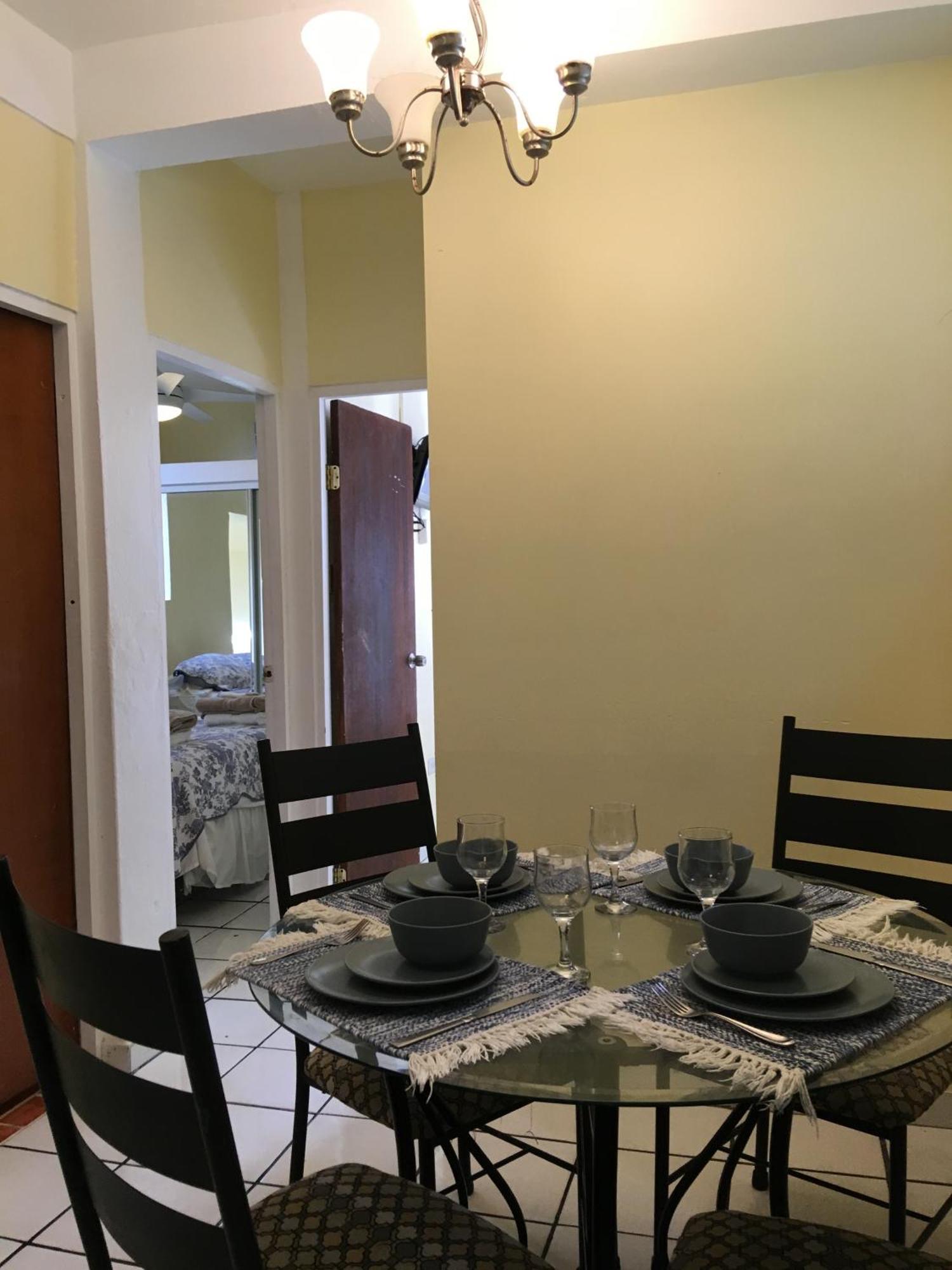 Colonial Apartment