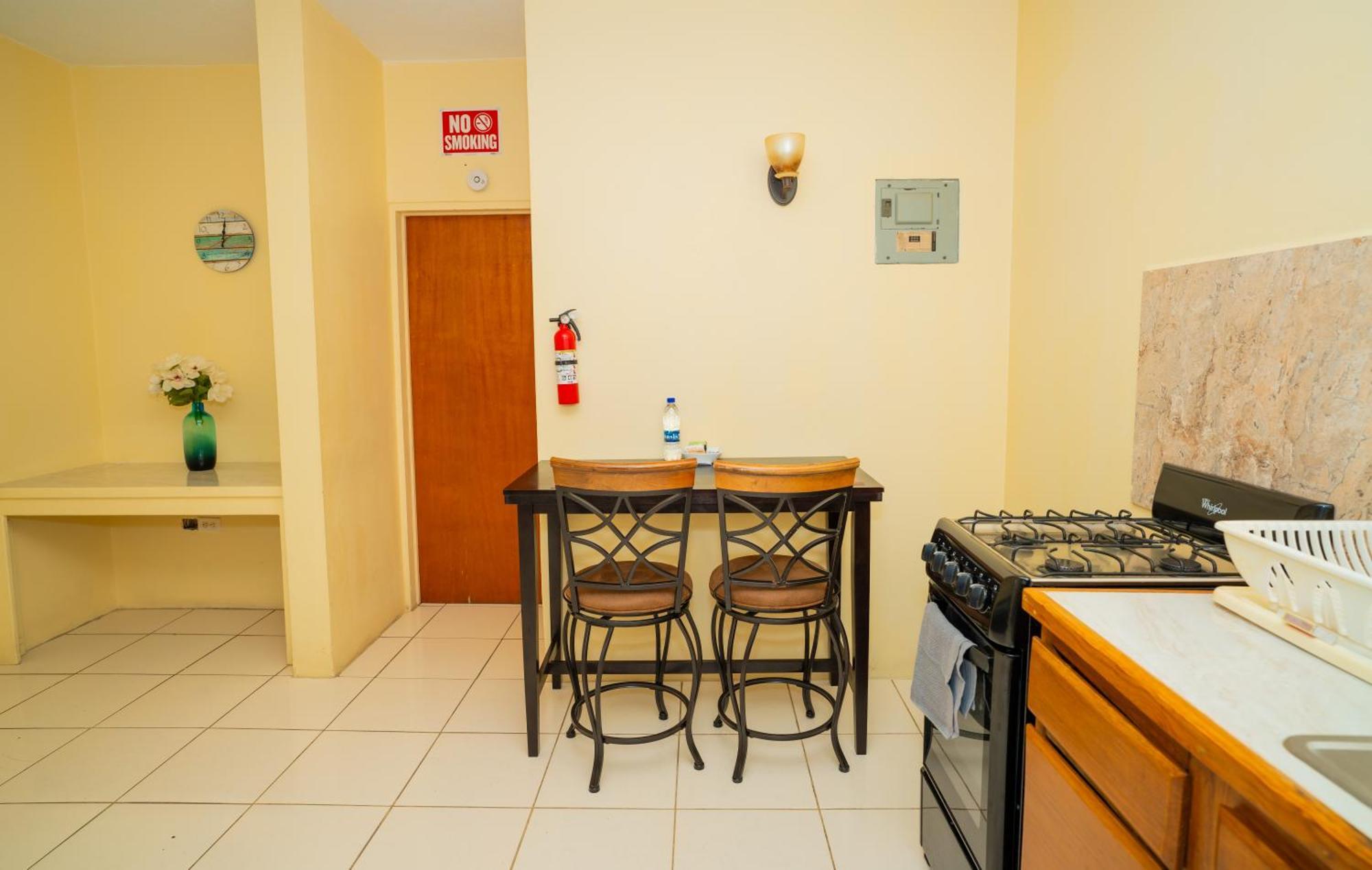 Connie's Comfort Aparthotel