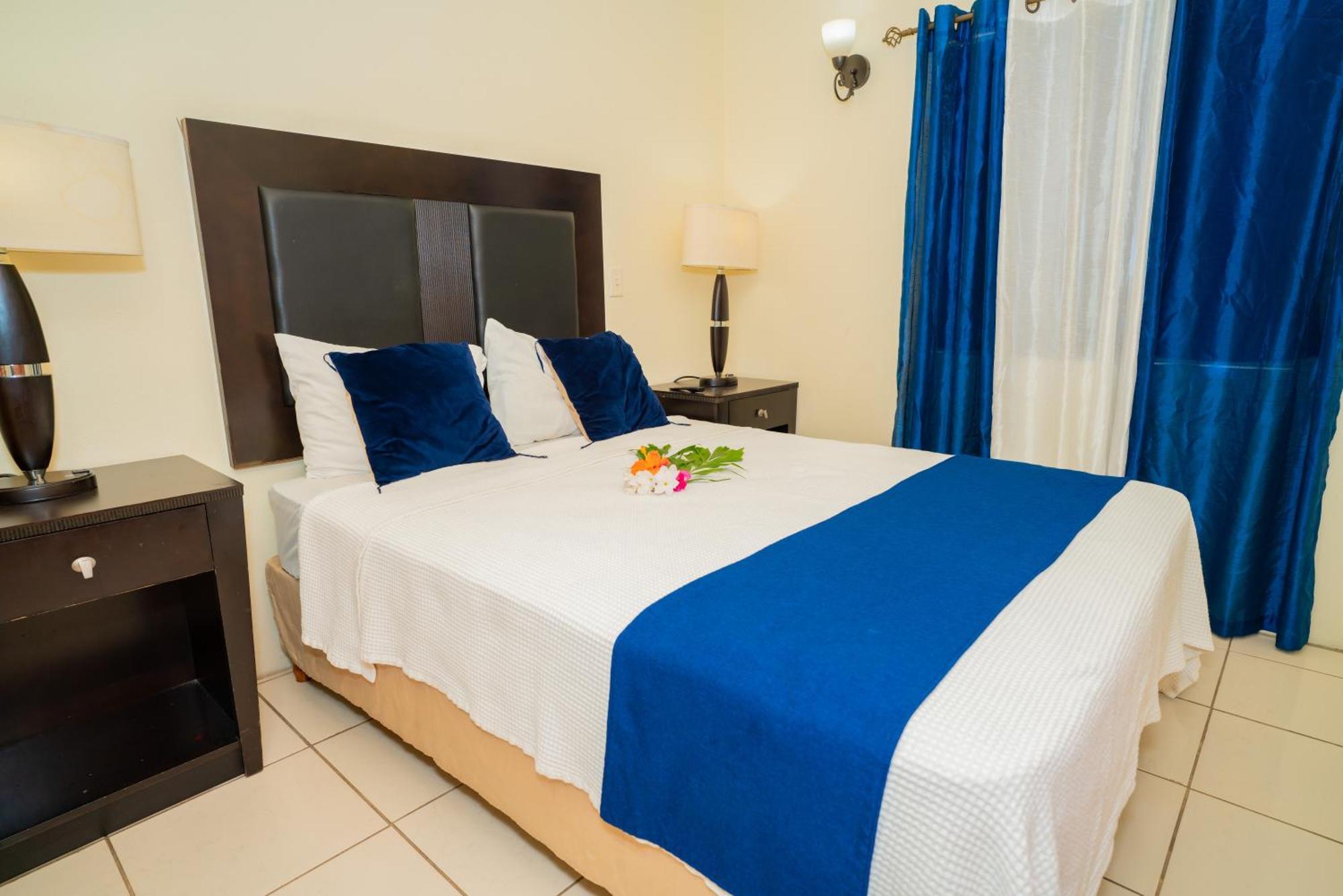 Connie's Comfort Aparthotel 3*