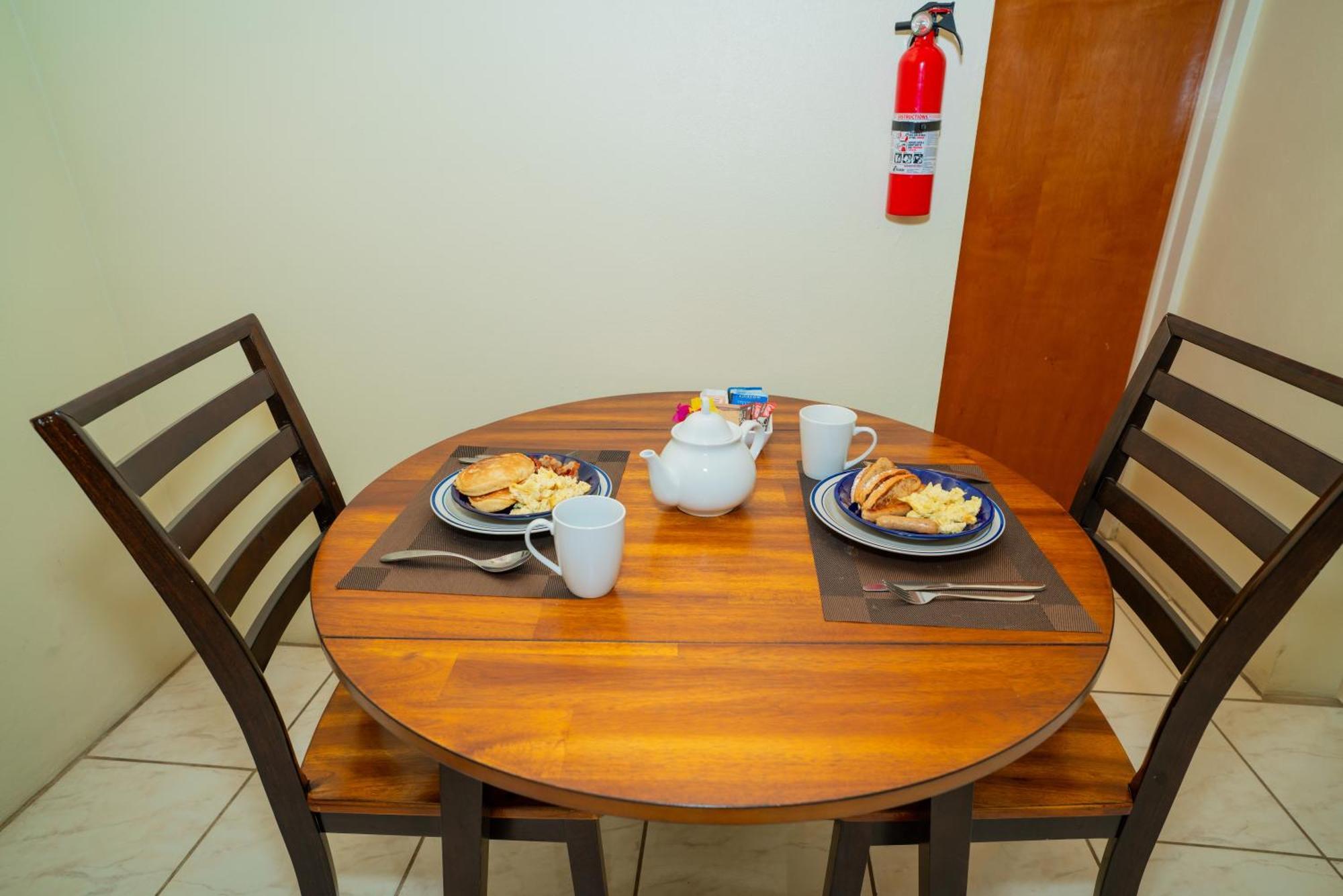 Connie's Comfort Aparthotel
