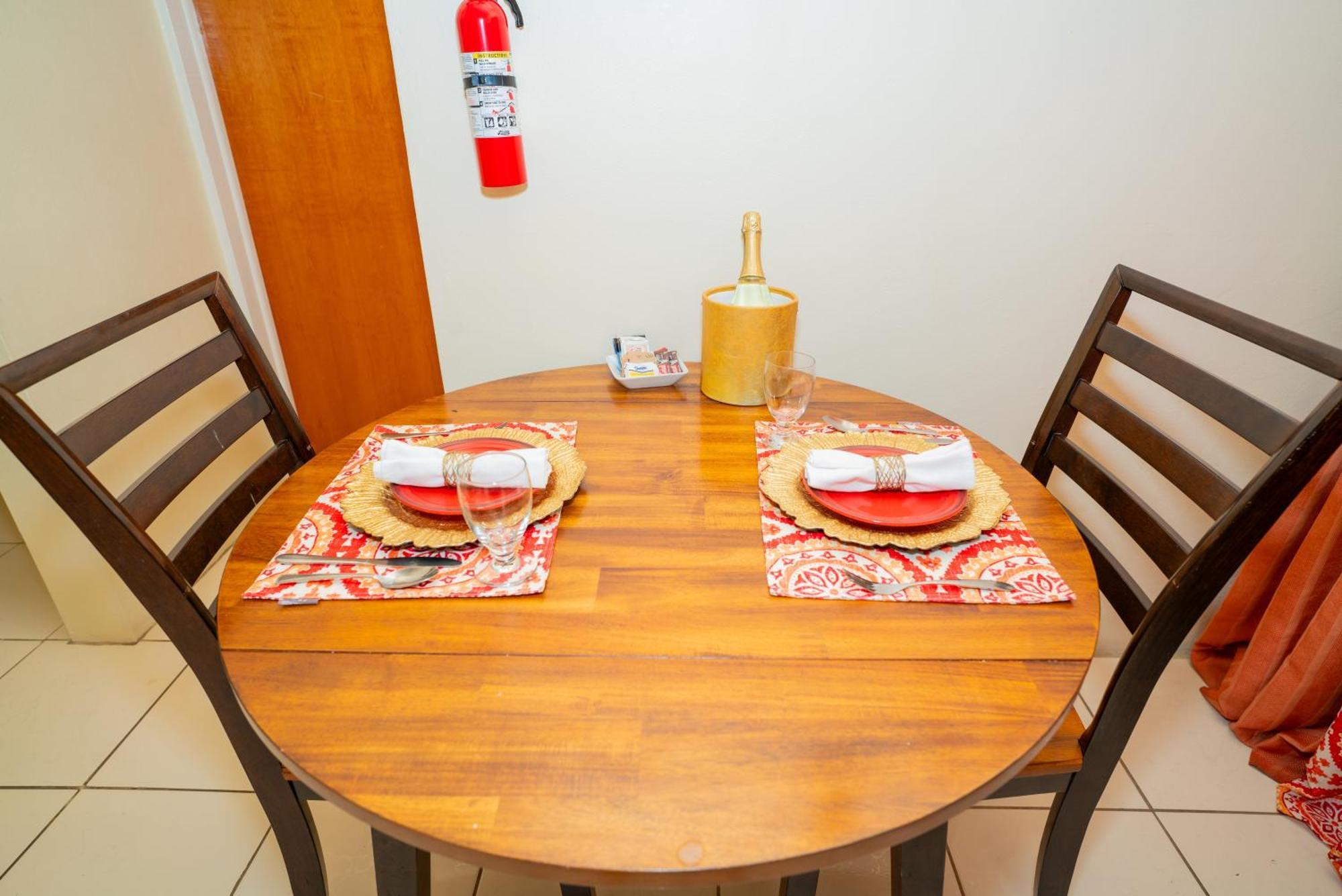 Connie's Comfort Aparthotel 3*