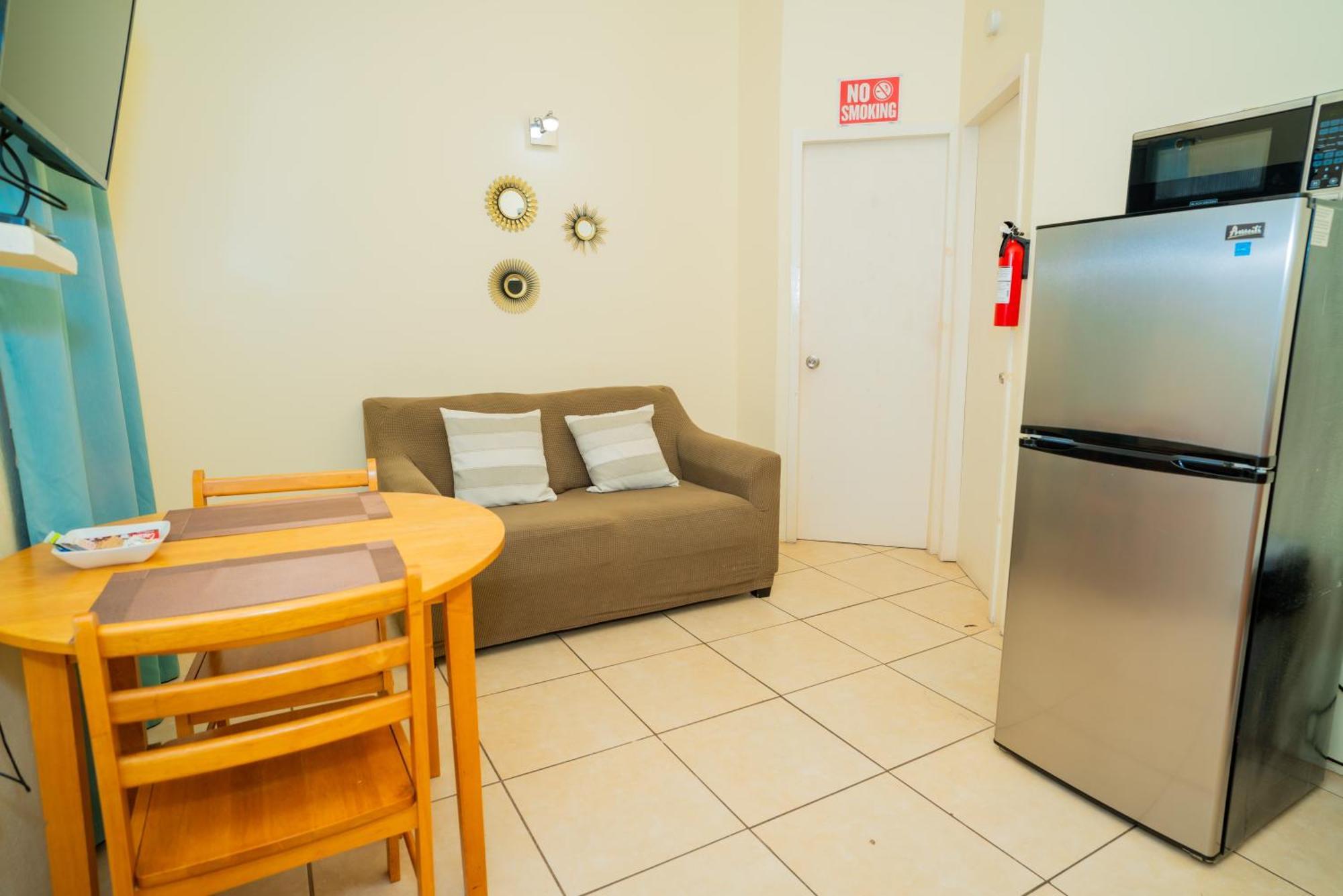 Connie's Comfort Aparthotel 3*