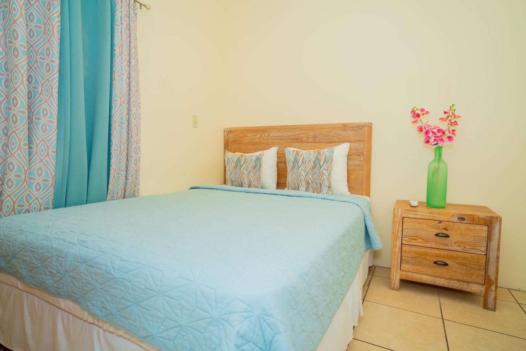 Connie's Comfort 3* St. John's
