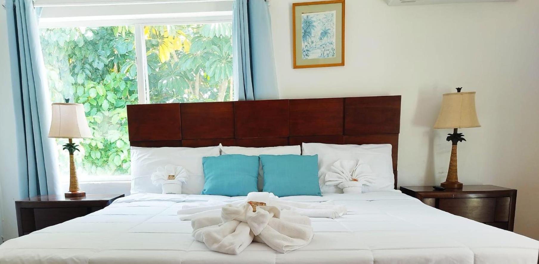 Hotel Beach Villas Coral Harbour