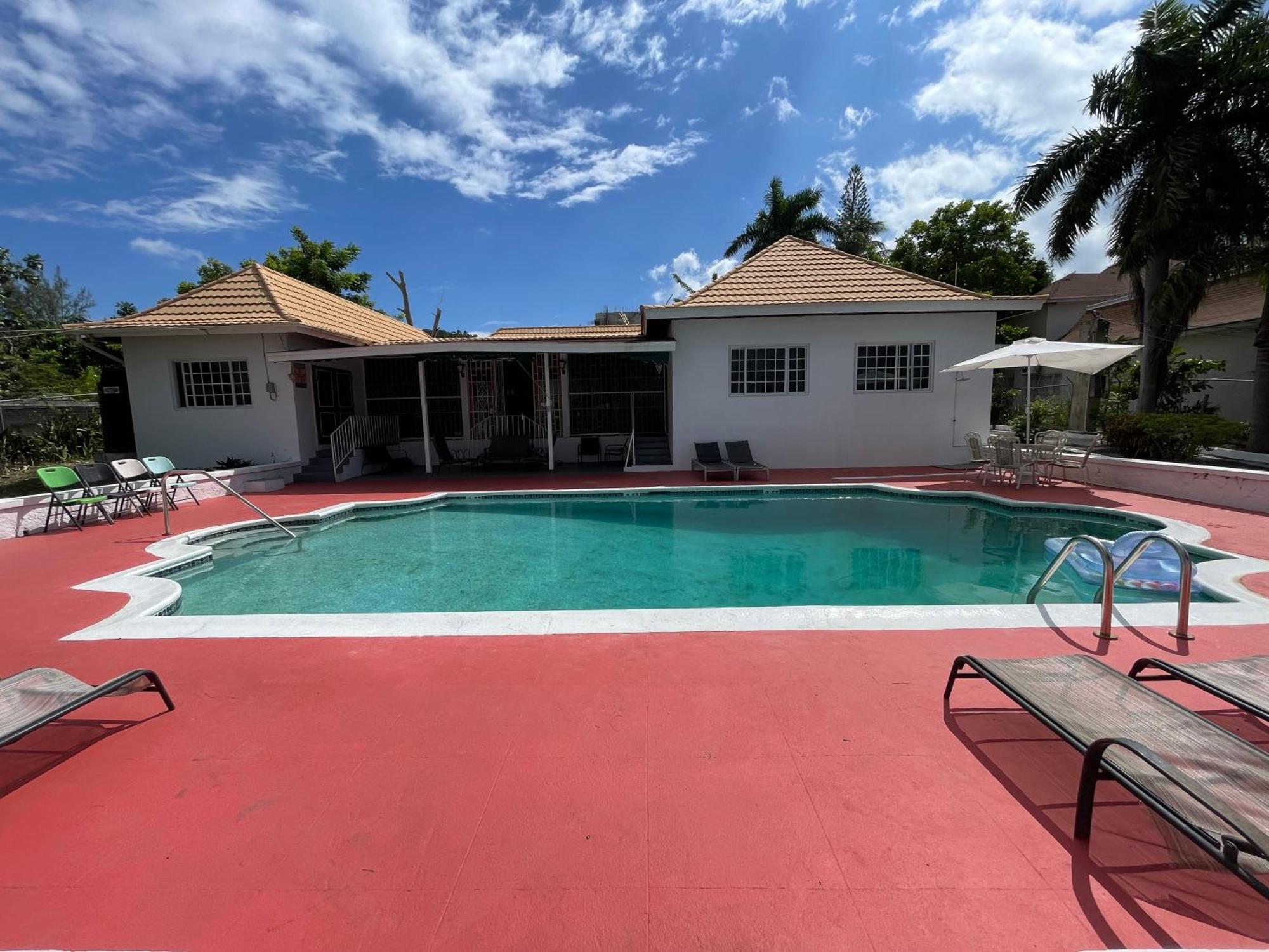 Peaceful Palms Guest house