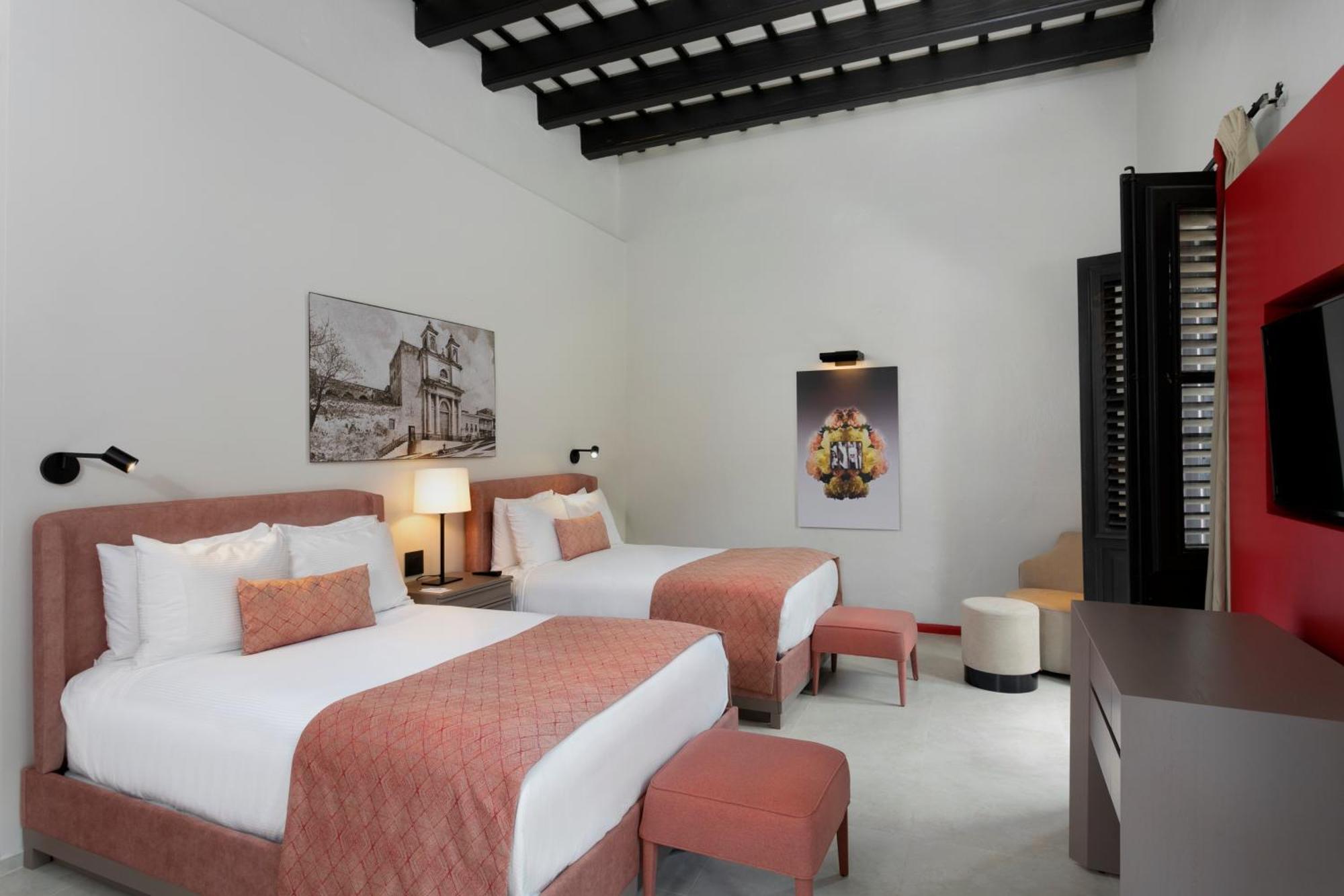 El Convento Hotel
